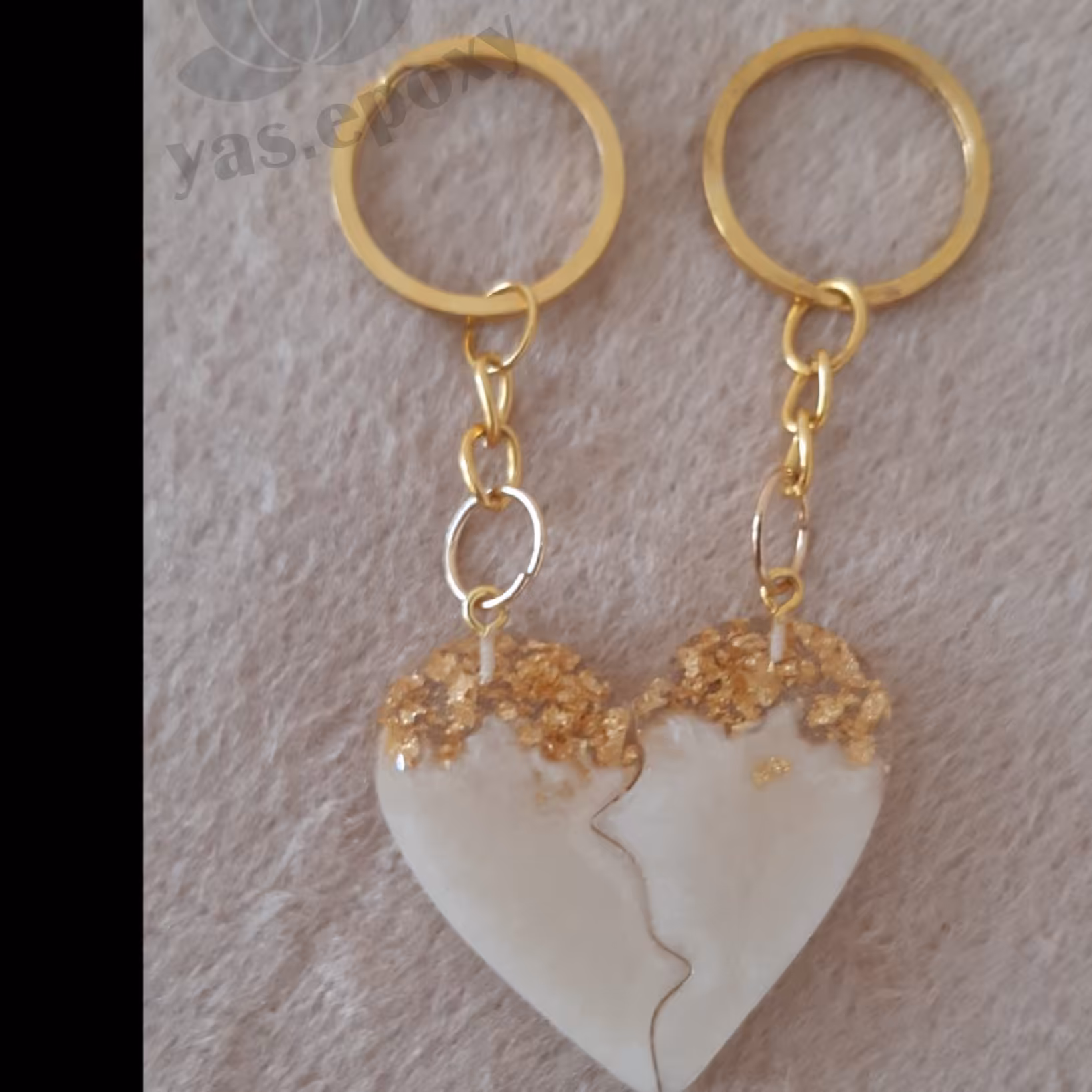 جاکلیدی دو تیکه قلبی رزینی با رنگ صدفی و ورق 