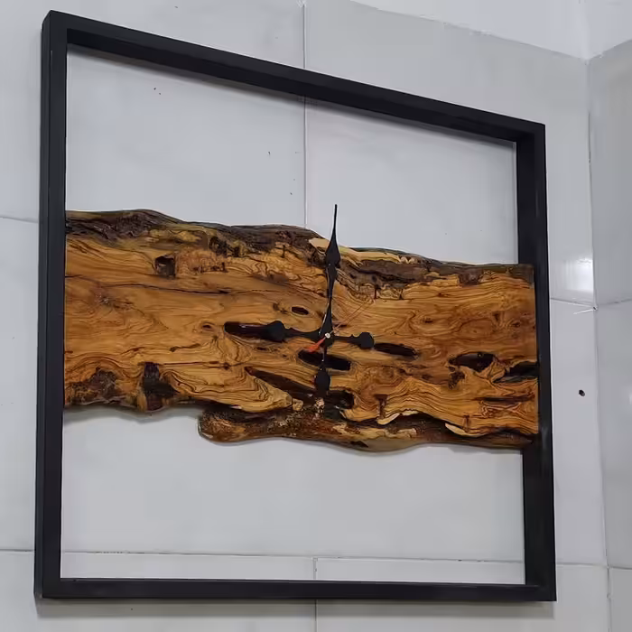 ساعت دیواری روستیک از چوب زیتون و قاب فلز