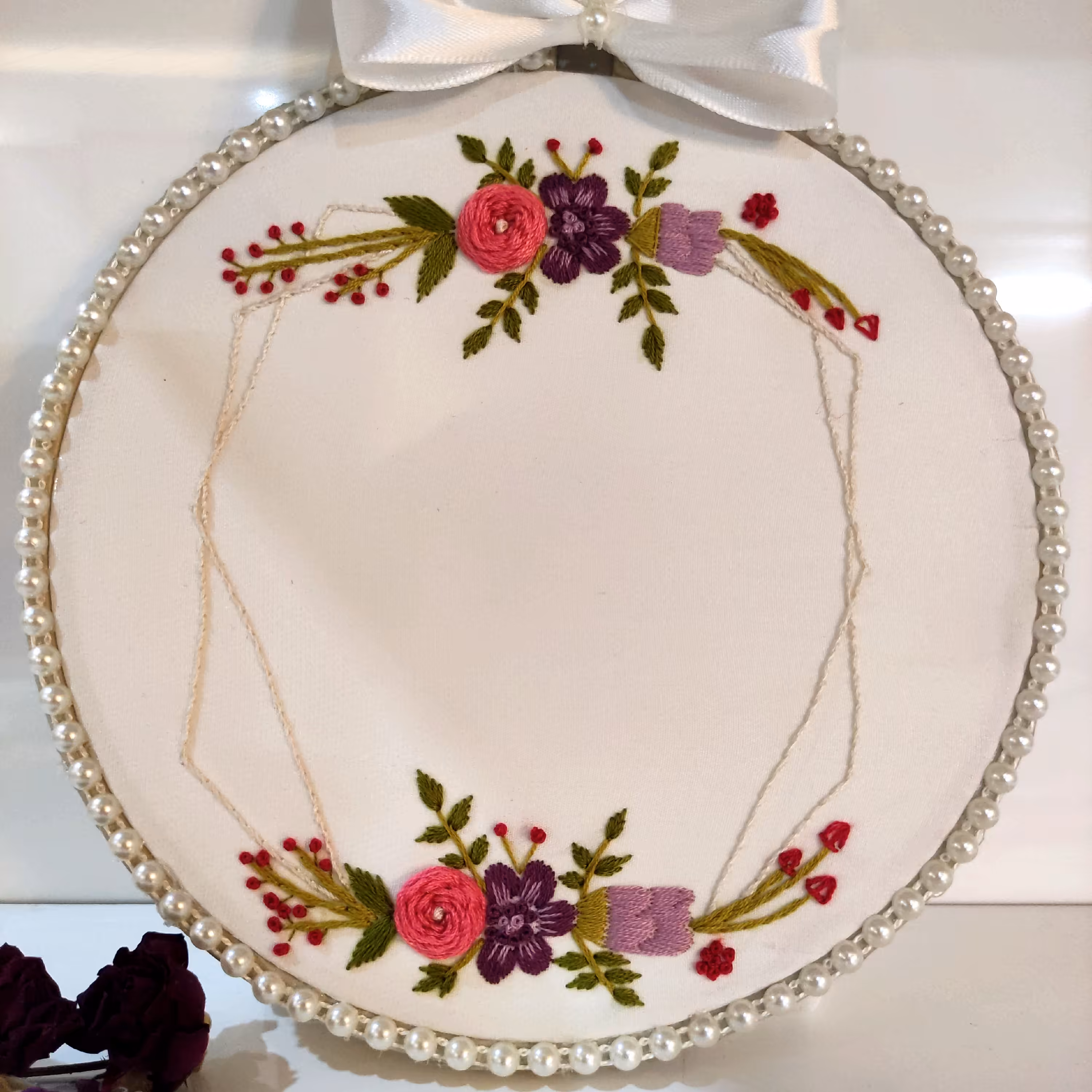 دیوارکوب گلدوزی شده برای تاریخ ازدواج و تولد طرح یاسی