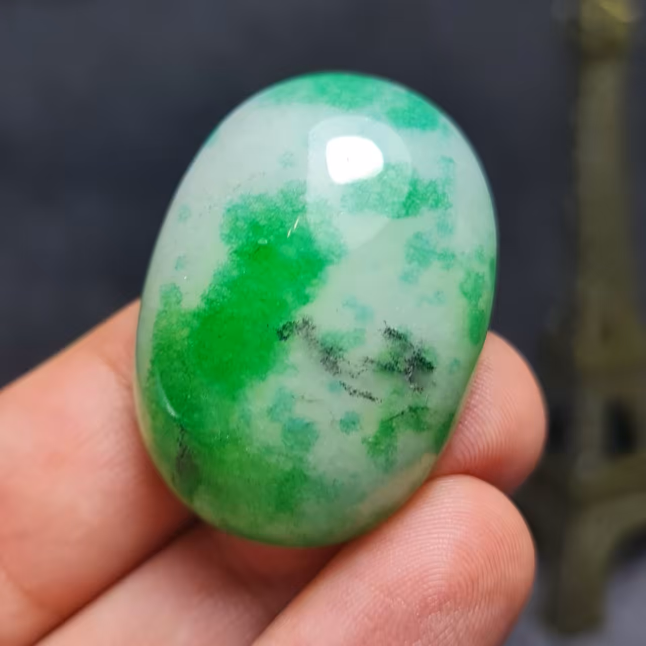  نگین سایز درشت سنگ جید خوش رنگ اصل معدنی
کد 27881