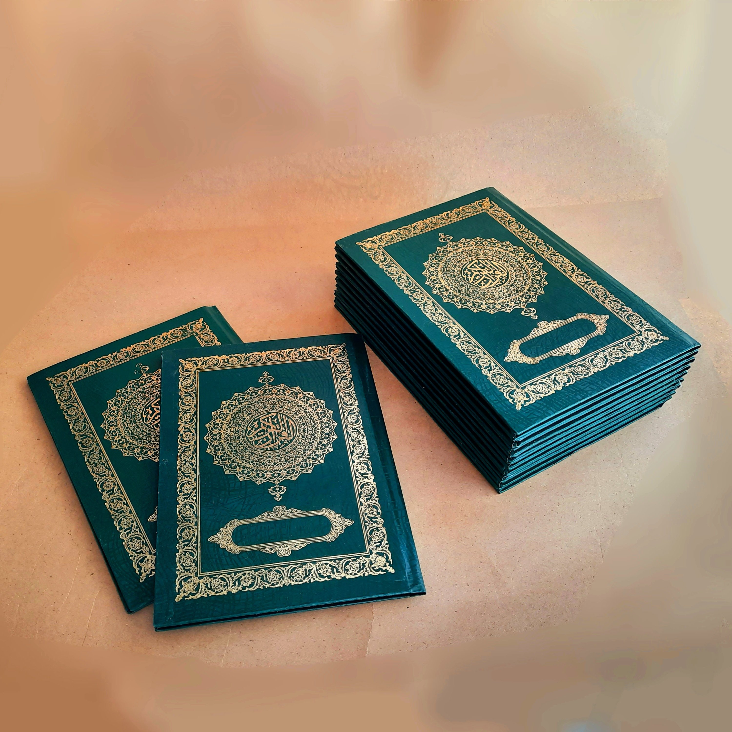 قرآن 30 جزء خط عثمان طاها و جلد گالینگور با جعبه ، قرآن صندوقی - قرآن 30پاره - قرآن جزوه ای