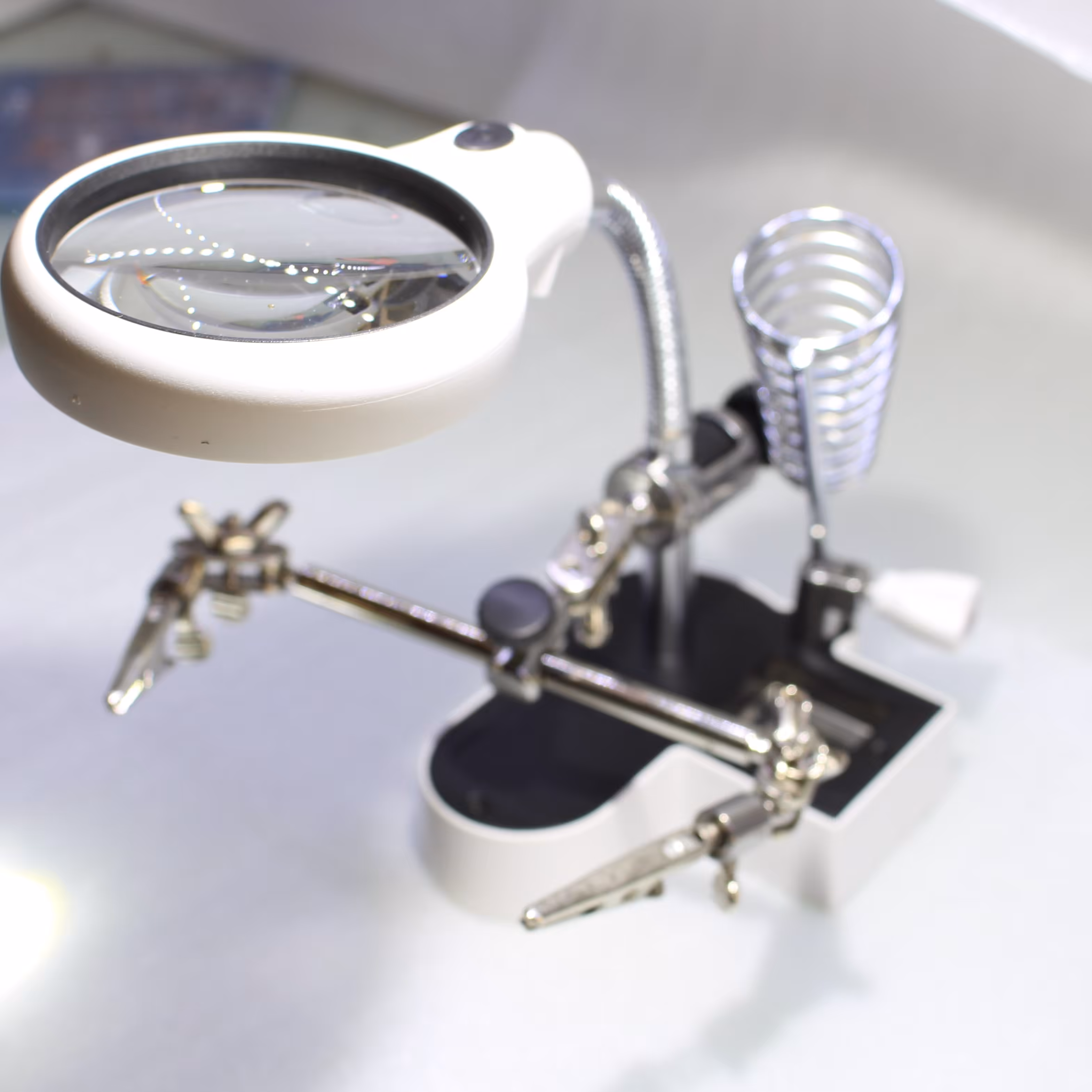 گیره مونتاژ  ذره بین دارمدل 16126ac2