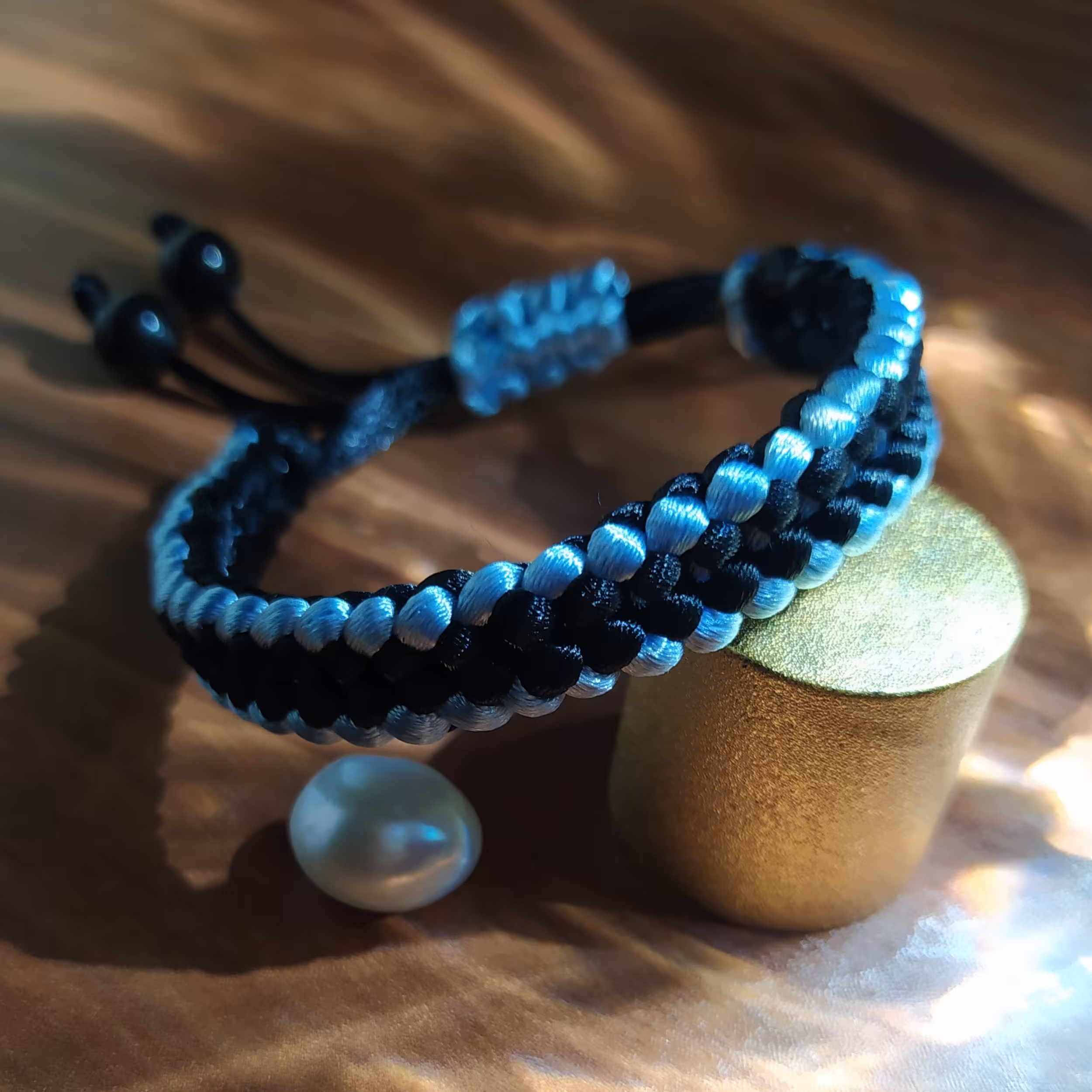 دستبند دستساز یاس بافت شطرنجی