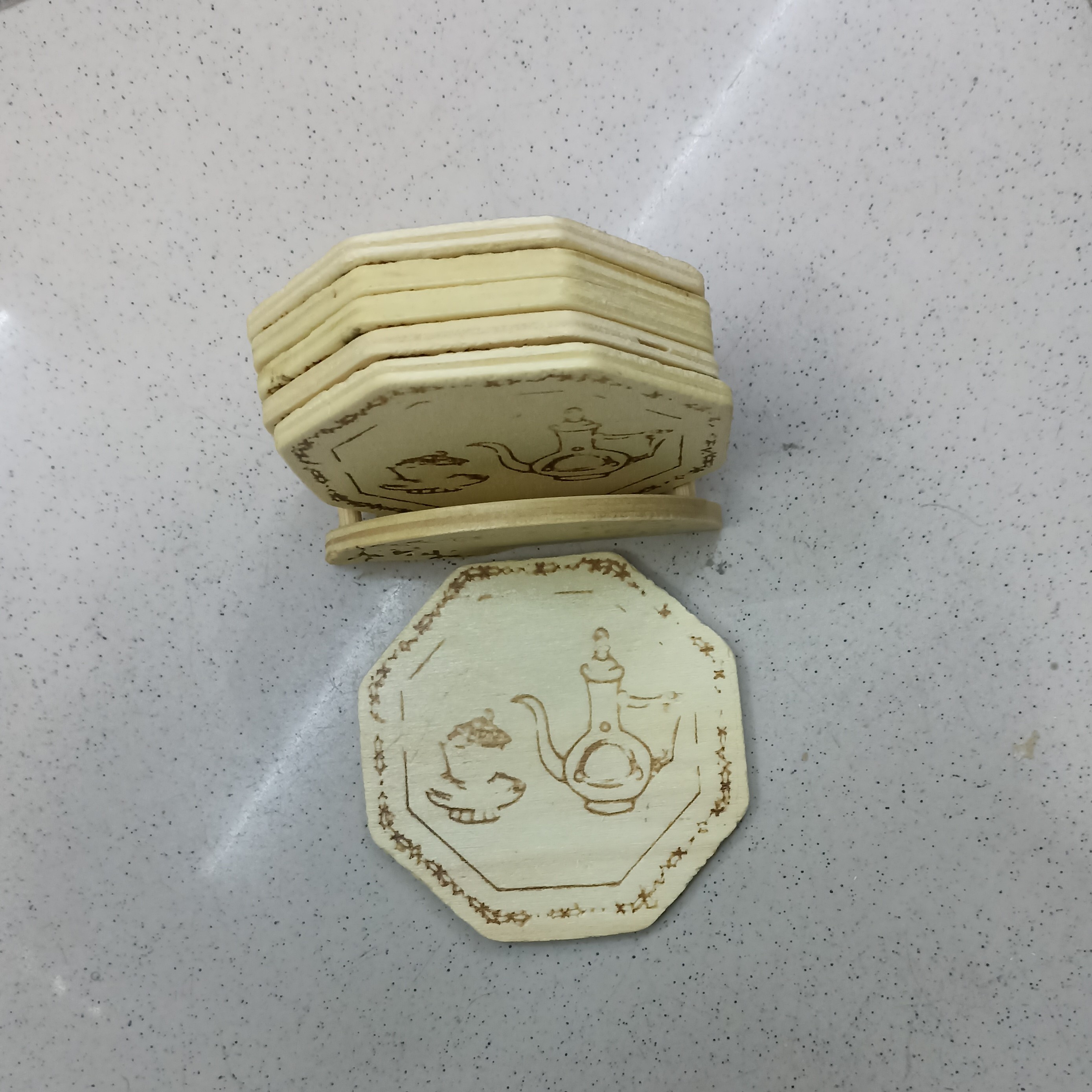 زیرلیوانی چوبی