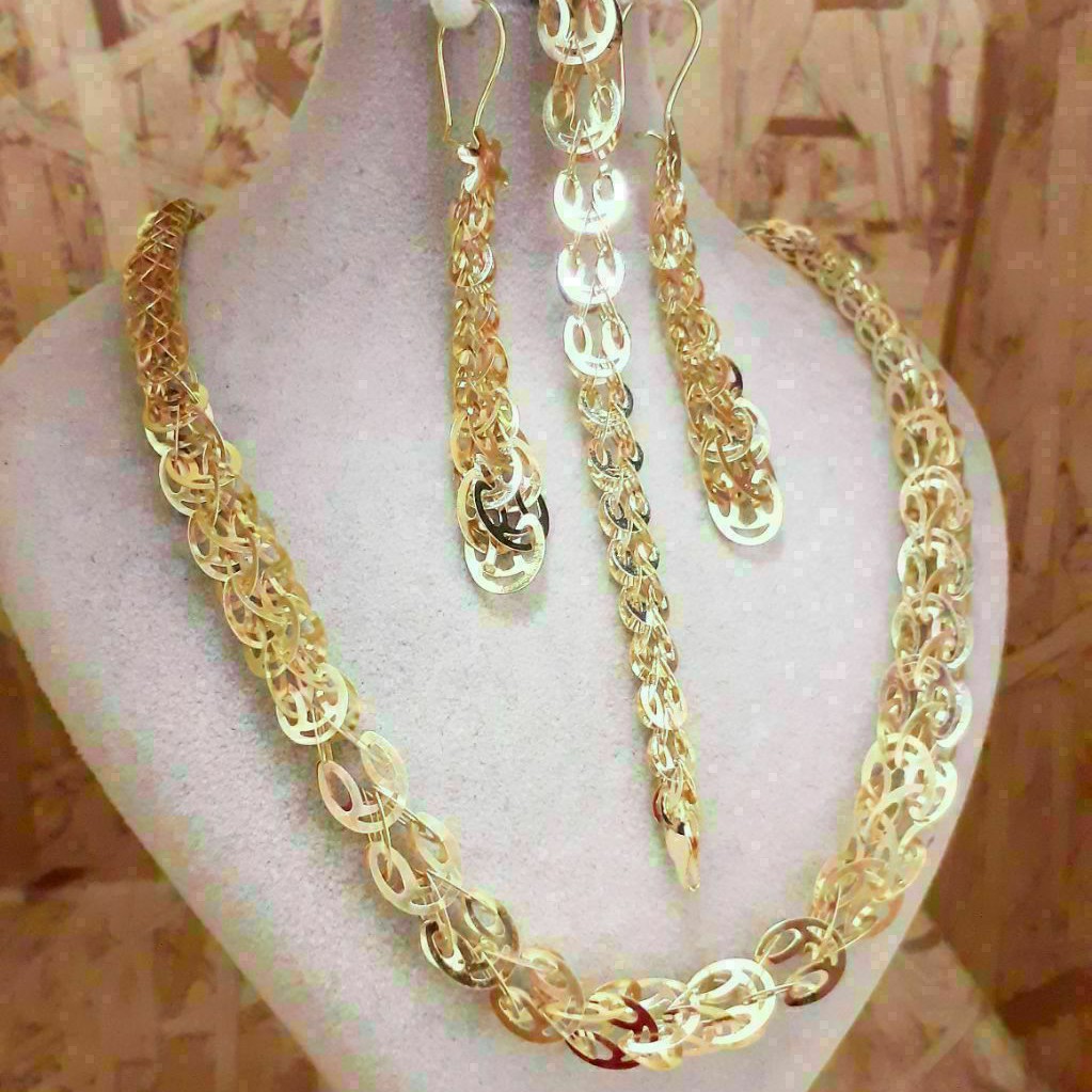 سرویس طرح طلا برنجی مناسب استفاده ی مجلسی مشابه طلا