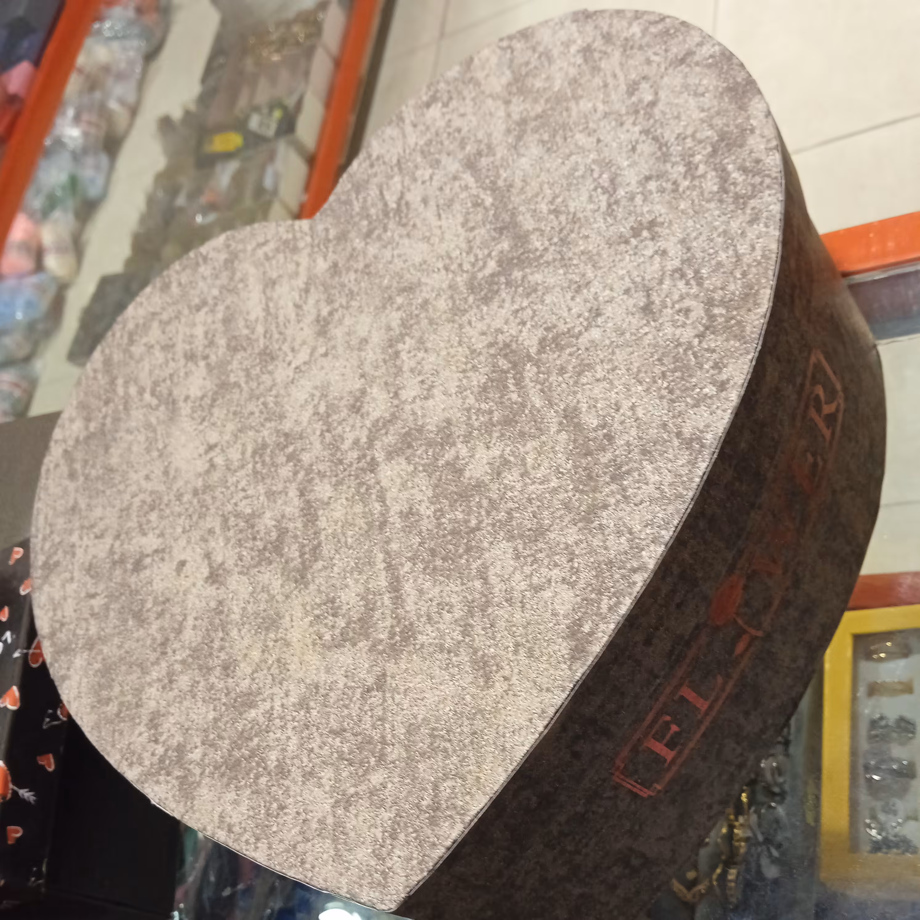 جعبه کادویی با طرح قلب