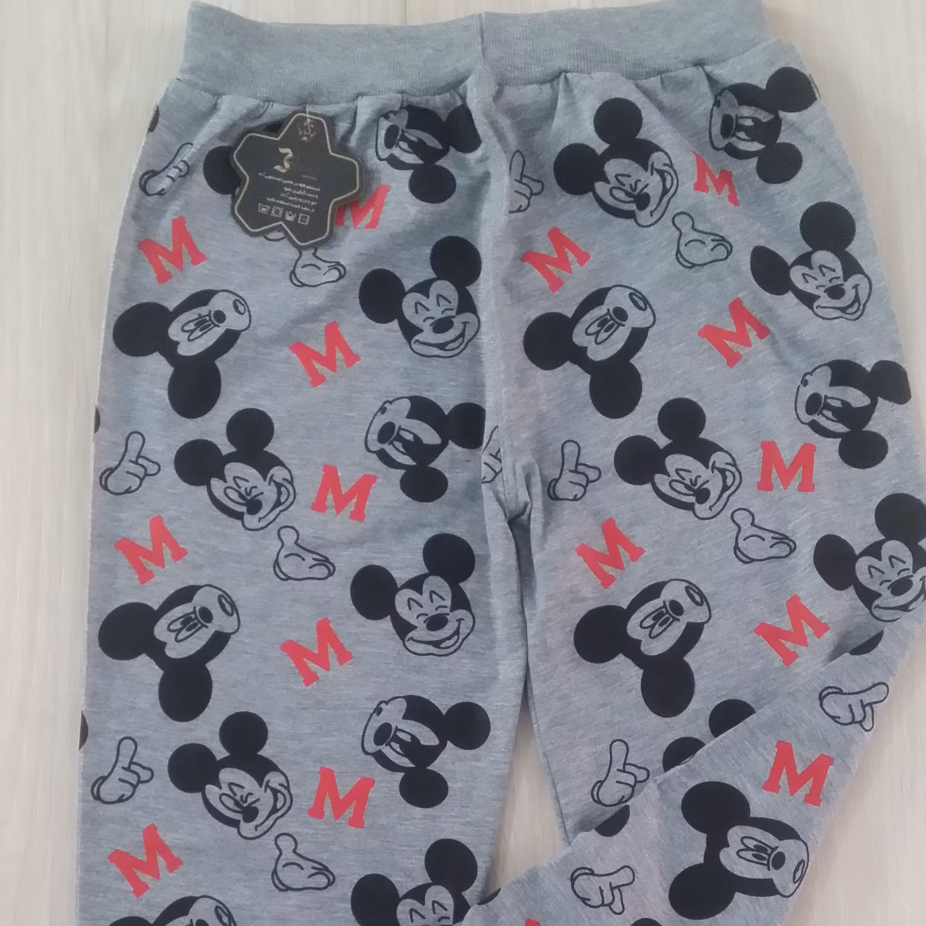 شلوارک جذاب میکی