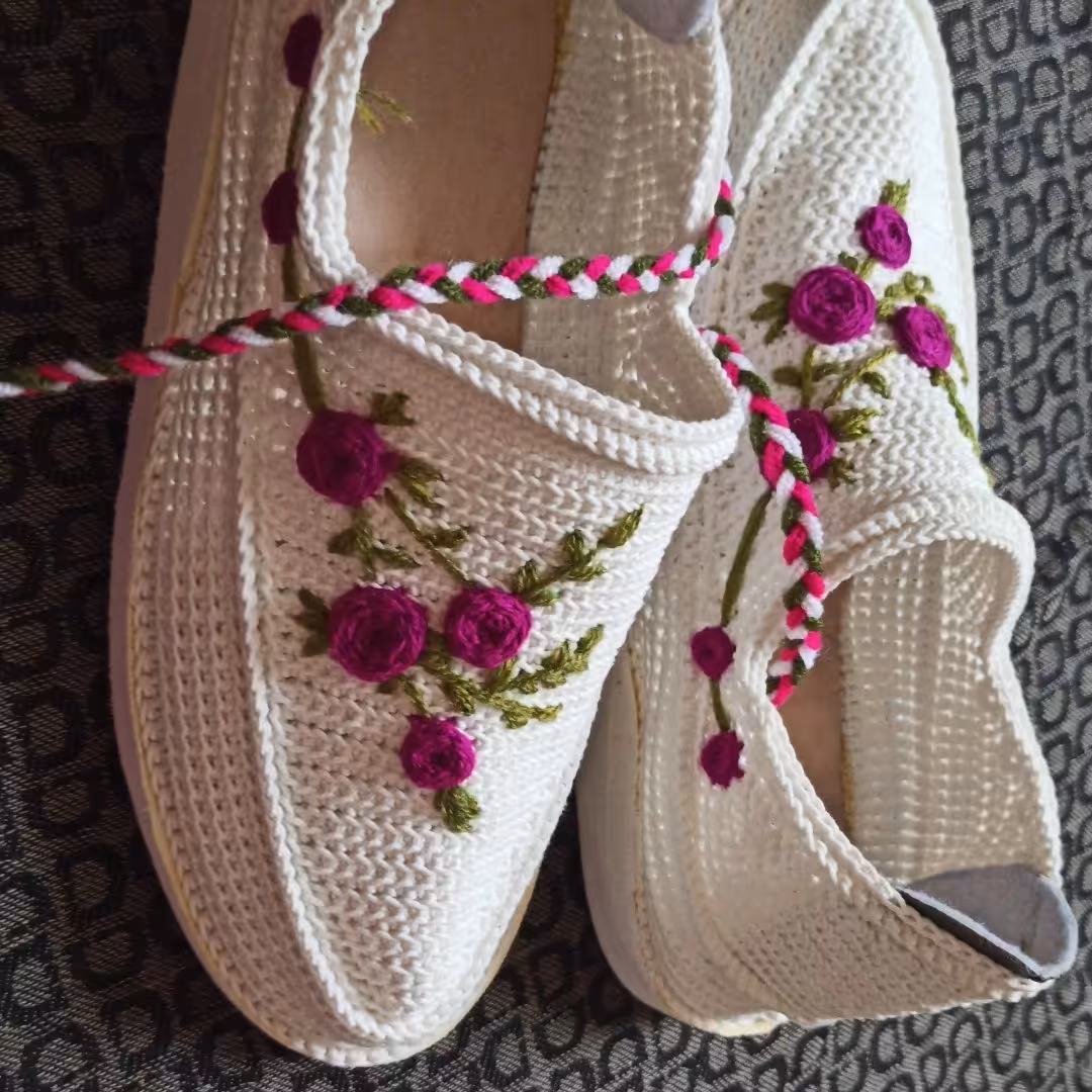 گیوه گلهای بهاری بسیار زیبا