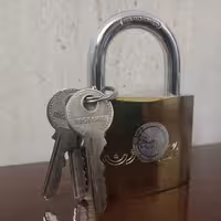 قفل آویز سایز 63 مارک پی ژن