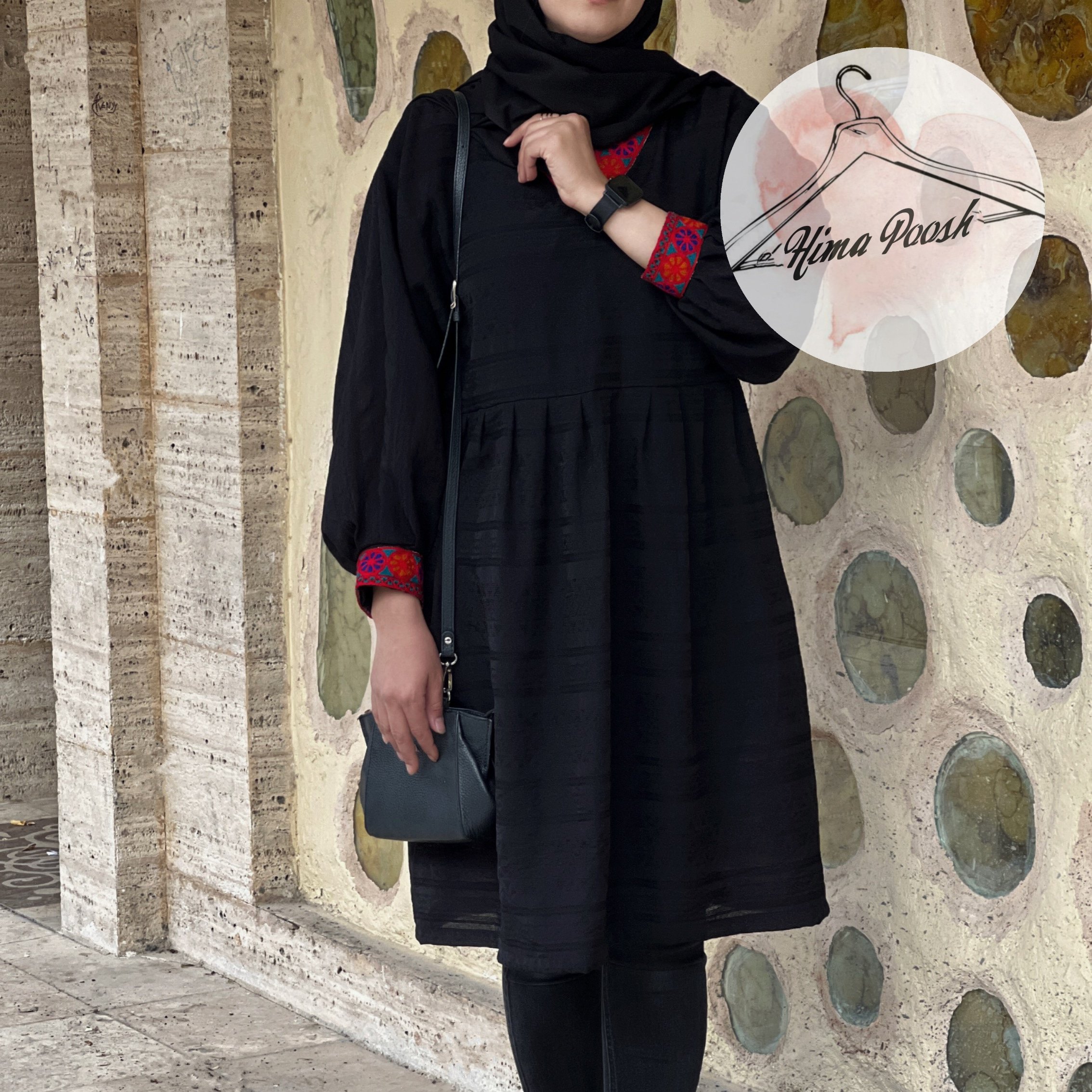 مانتو جلوبسته کتیبه مشکی فری سایز