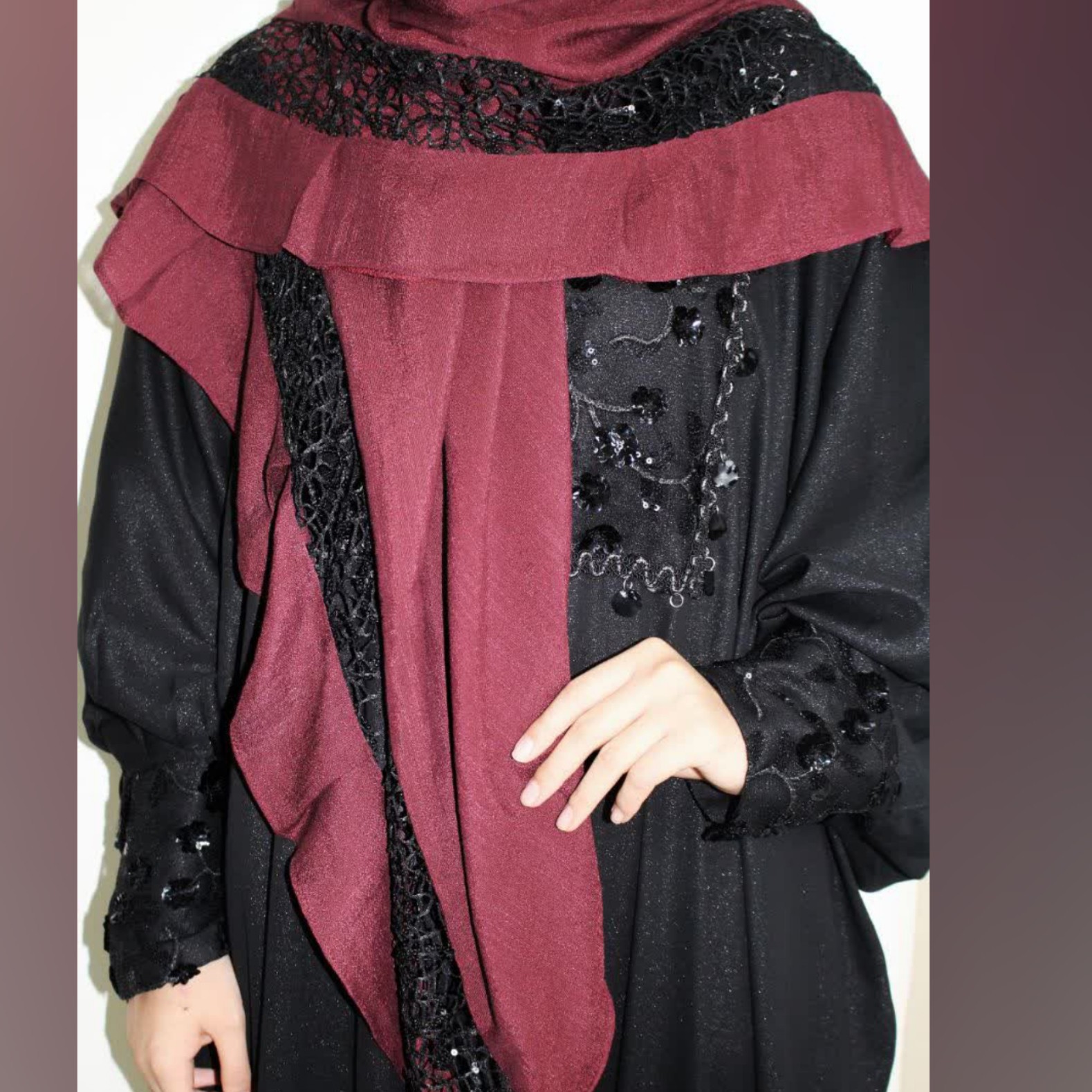 روسری قواره دار بسیار شیک باخرج کار خاص ومجلسی  جنس پارچه نخی وال اسلپ