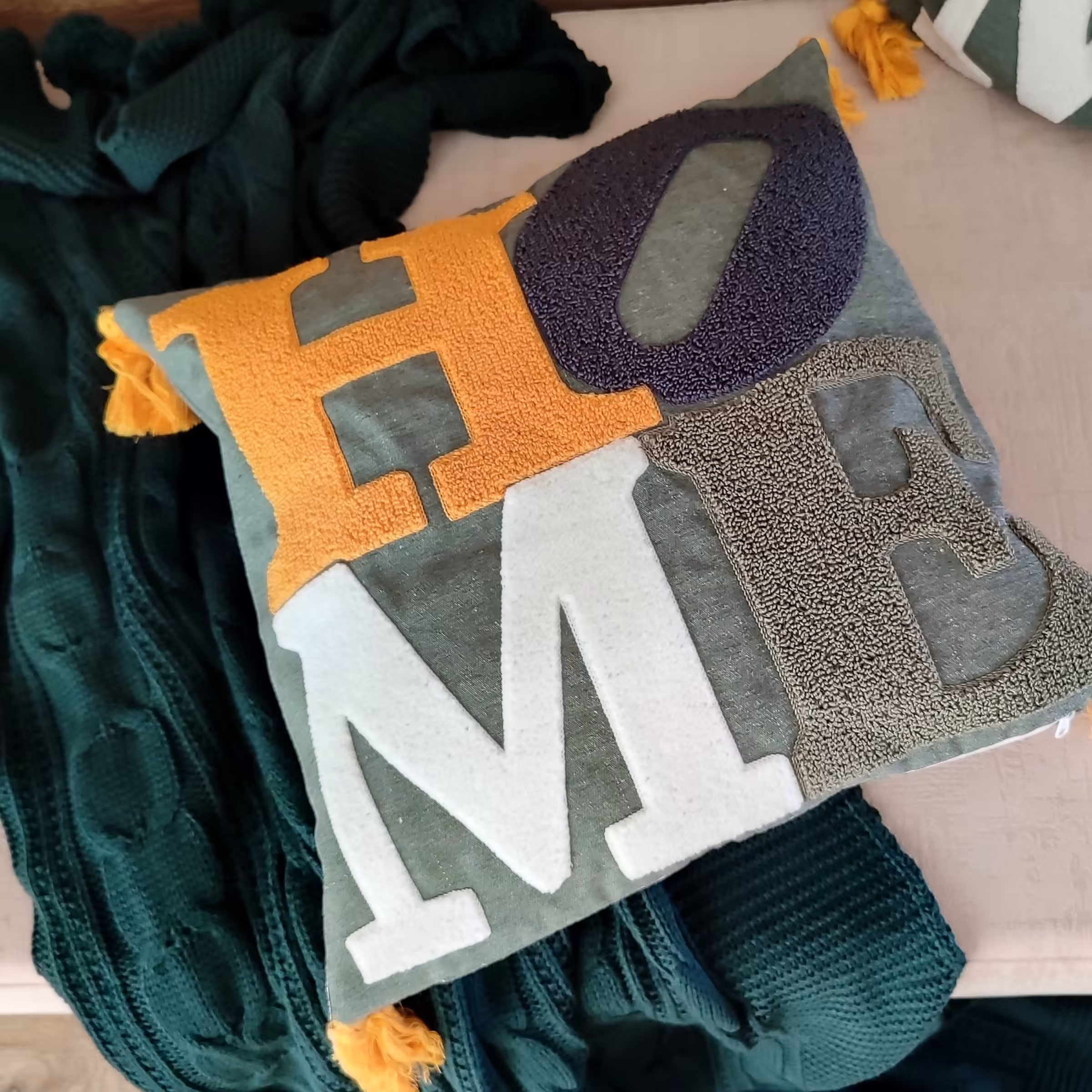 کوسن پانچی وارداتی برند  ترک با کیفیت و طرح اعلا ،جنس پارچه از کتان خاص 