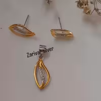 نیم ست نقره دخترانه  ساخت هنگ کنگ   ابکاری رادیوم به صورت دو رنگ با قفل گوشواره میخی 