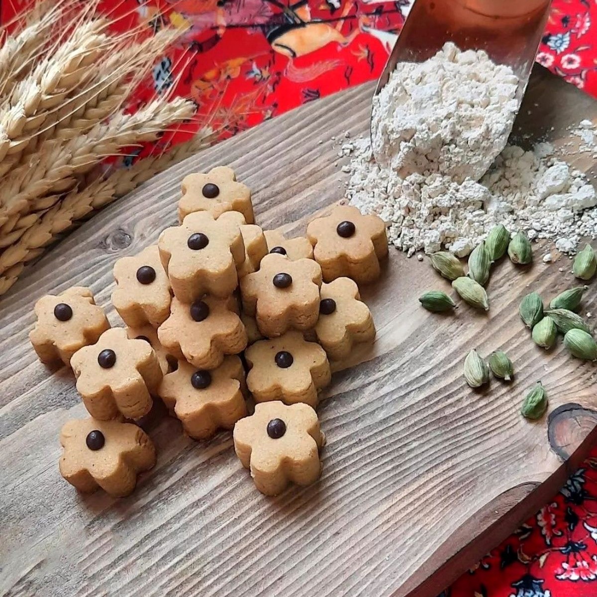 شیرینی نخودچی 2 آتیشه خانگی بسته 900 گرمی