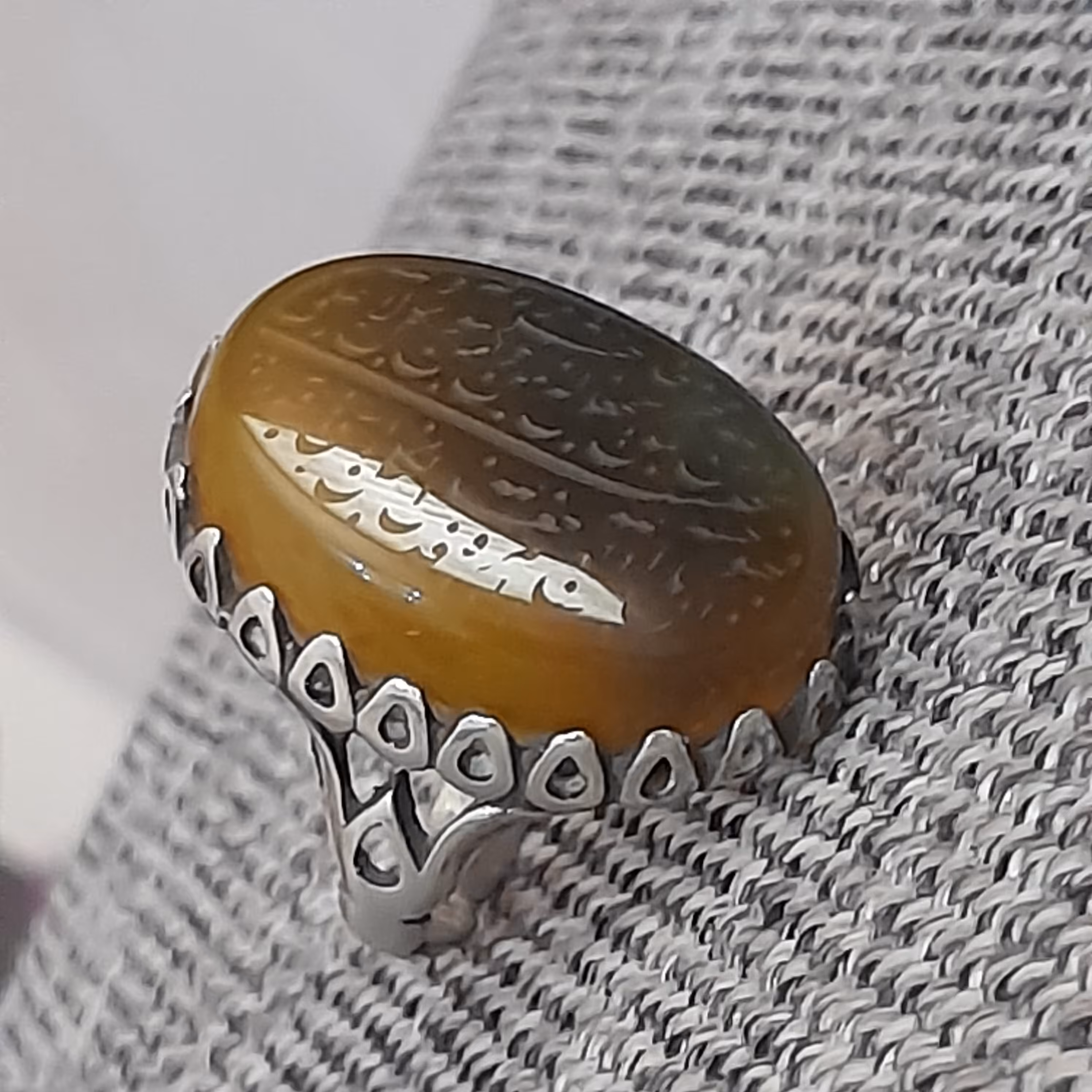 عقیق زیتونی منقش به آیه ومن یتق الله یجعل له مخرجا