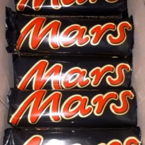 شکلات مارس ، اصل و اورجینال، بسته 24 عدد 50 گرمی ، حداقل سفارش 2 باکس، عمده و جزیی ، تاریخ معتبر است. 