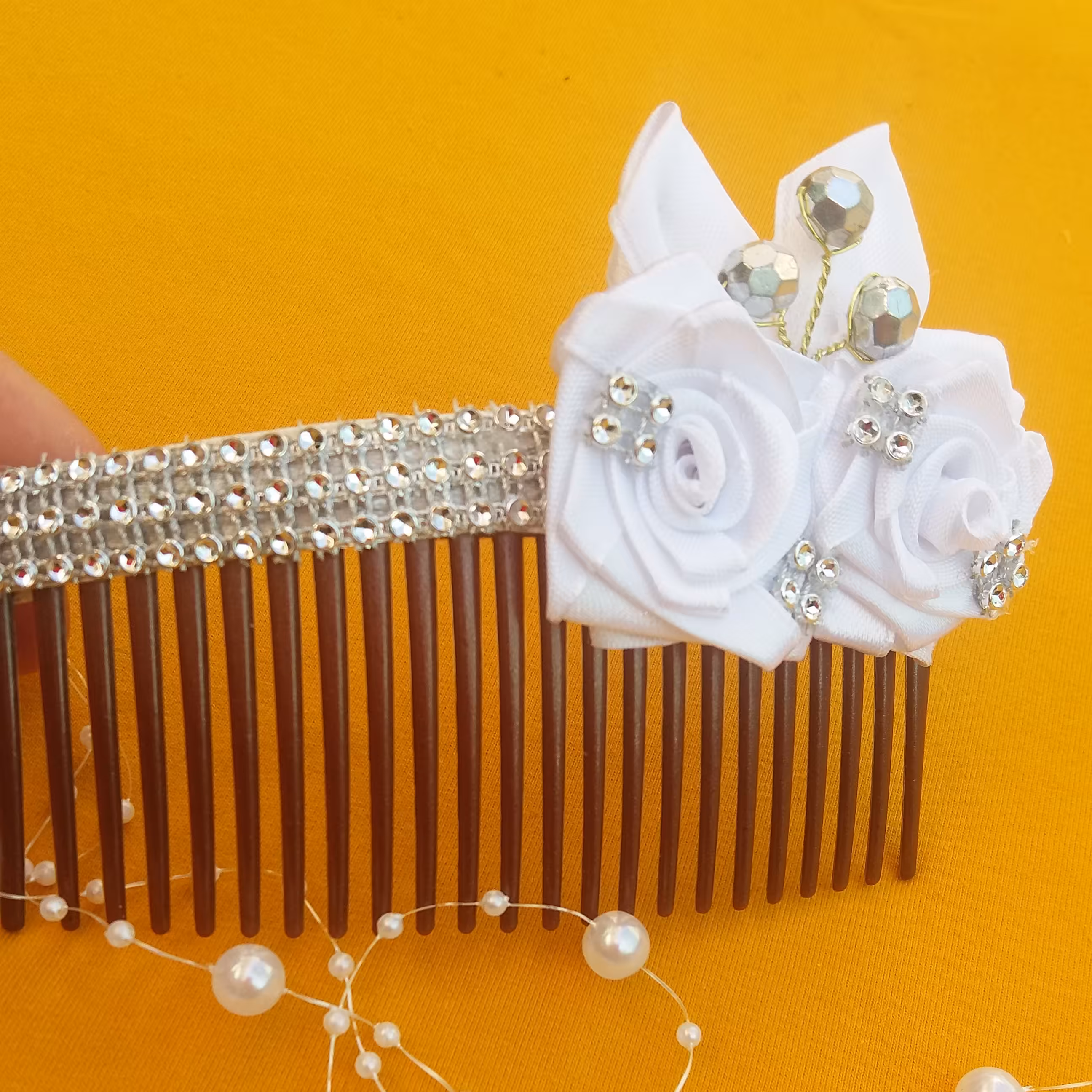 شانه مو با گلهای روبانی