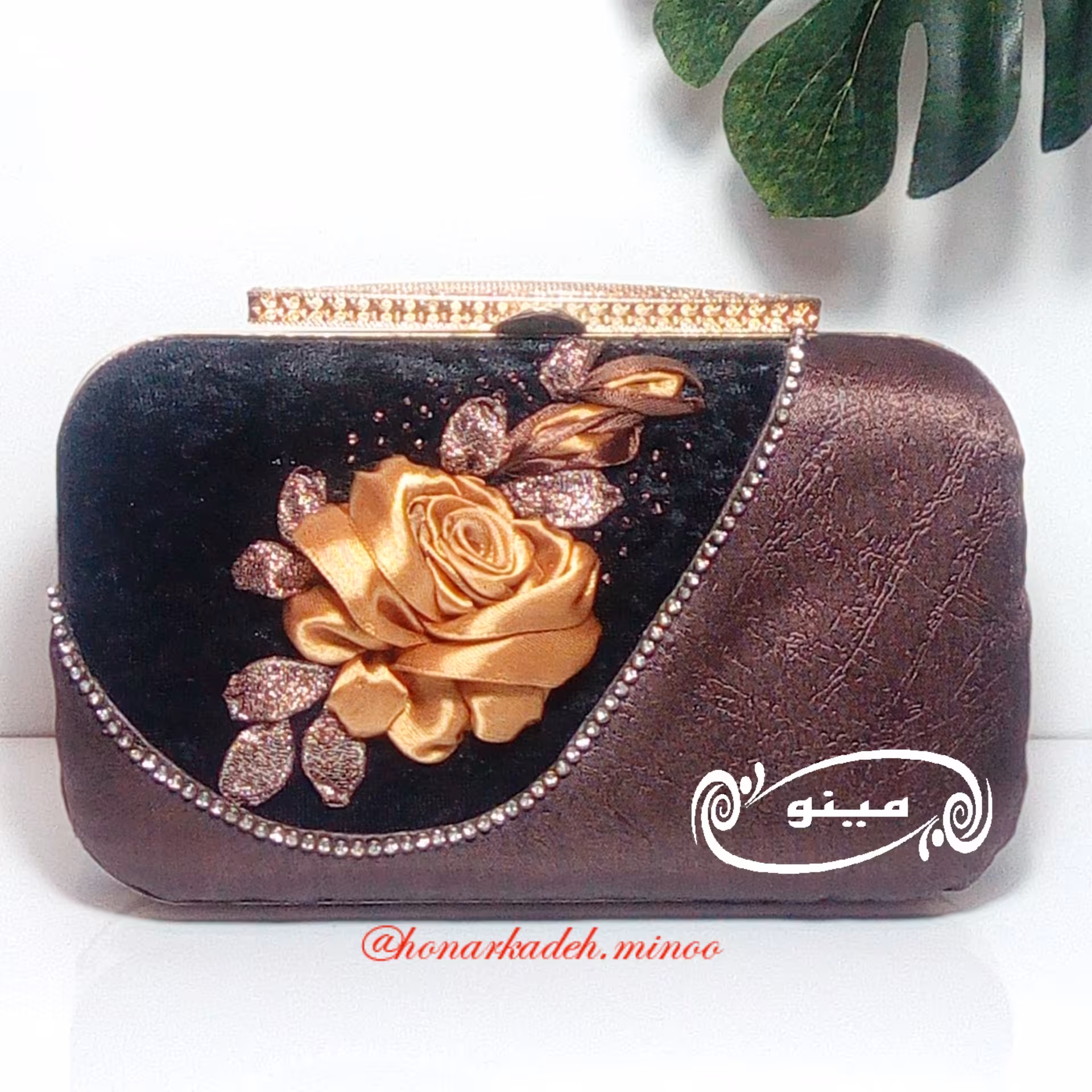 کیف  دوشی مجلسی تلفیق چرم و مخمل سنگ دوزی شده 