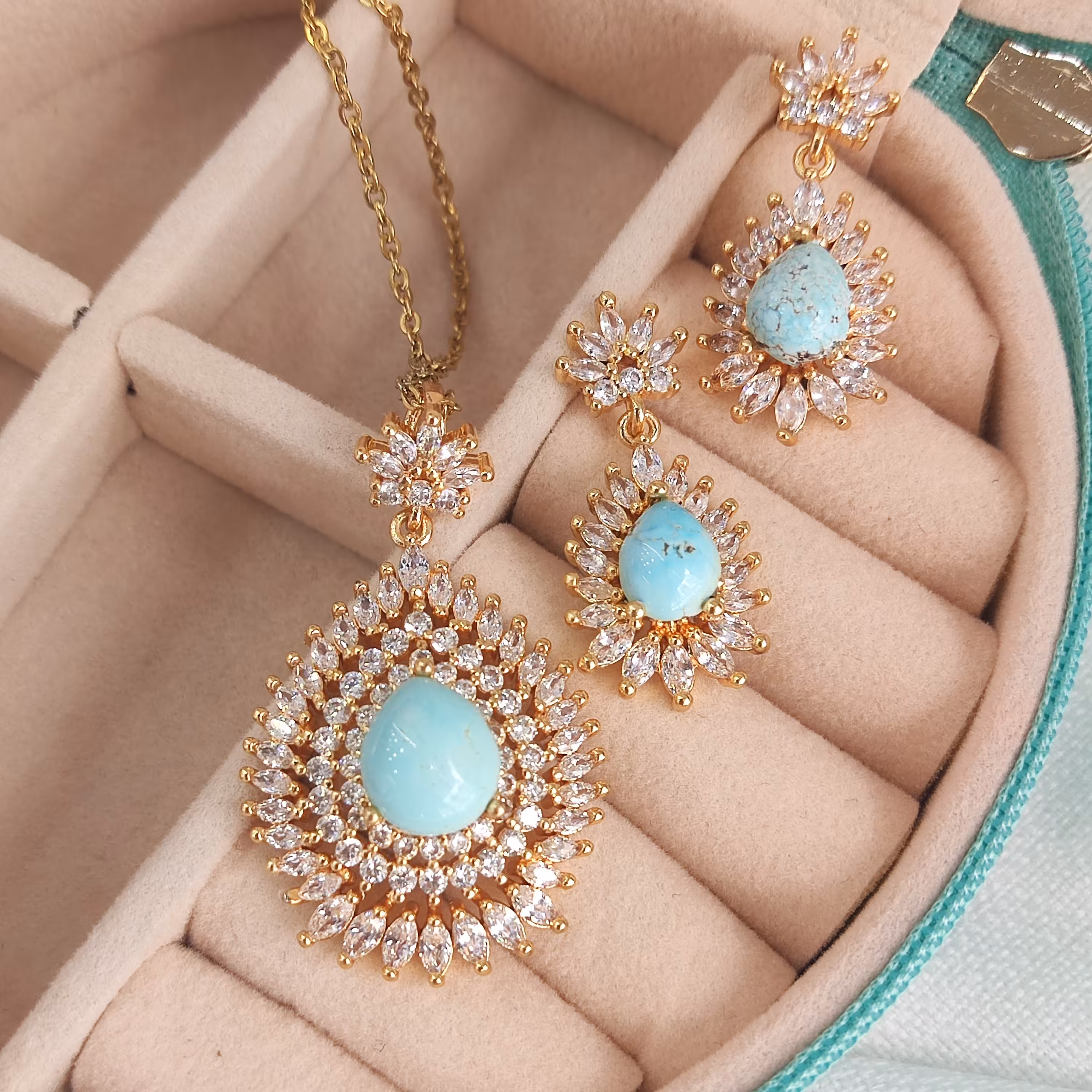 نیم ست نگین فیروزه نیشابوری اصلی،نیم ست فیروزه نیشابوری،نیم ست نگین فیروزه نیشابوری،ست فیروزه نیشابوری،نیم ست سنگ فیروزه