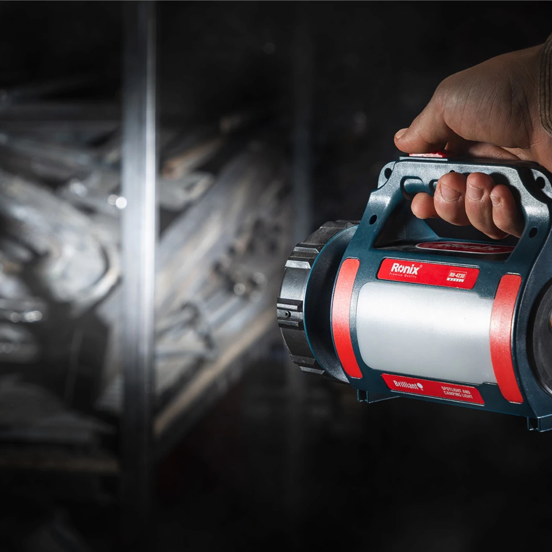 نورافکن لیتیوم حرفه ای رونیکس با وزنی سبک، برای حرفه ای ها