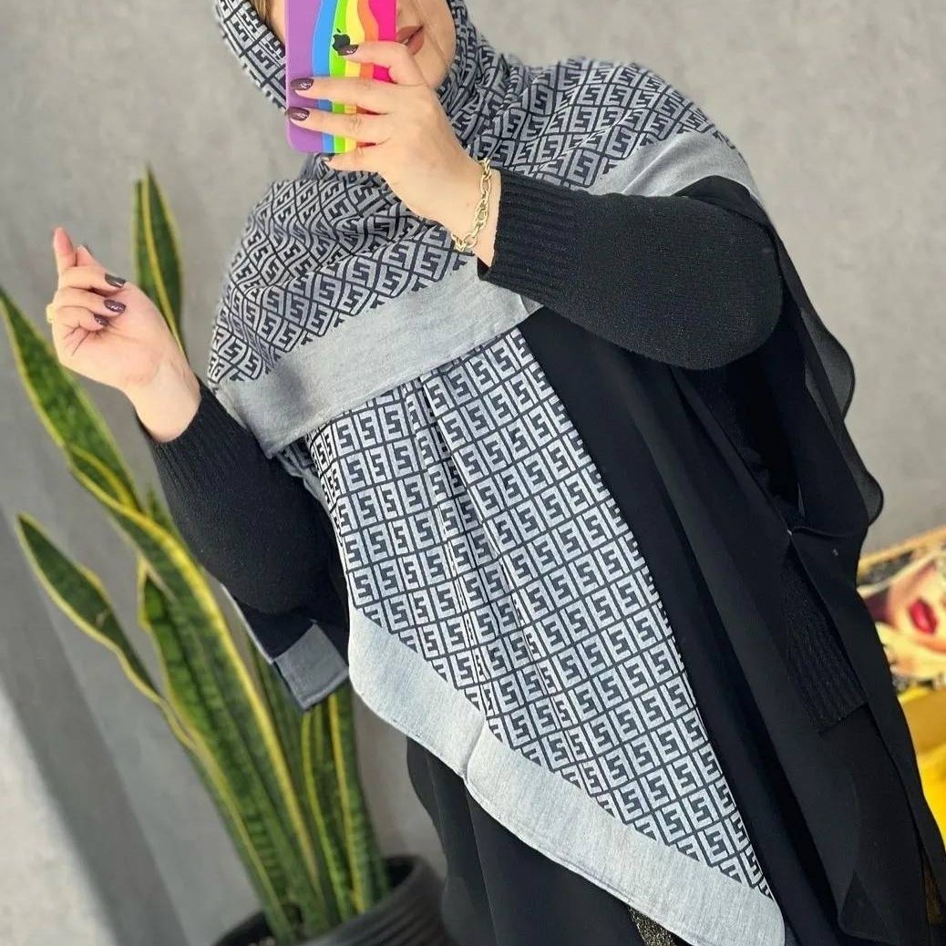 روسری نخی ویسکوز دور دستدوز و قواره بزرگ