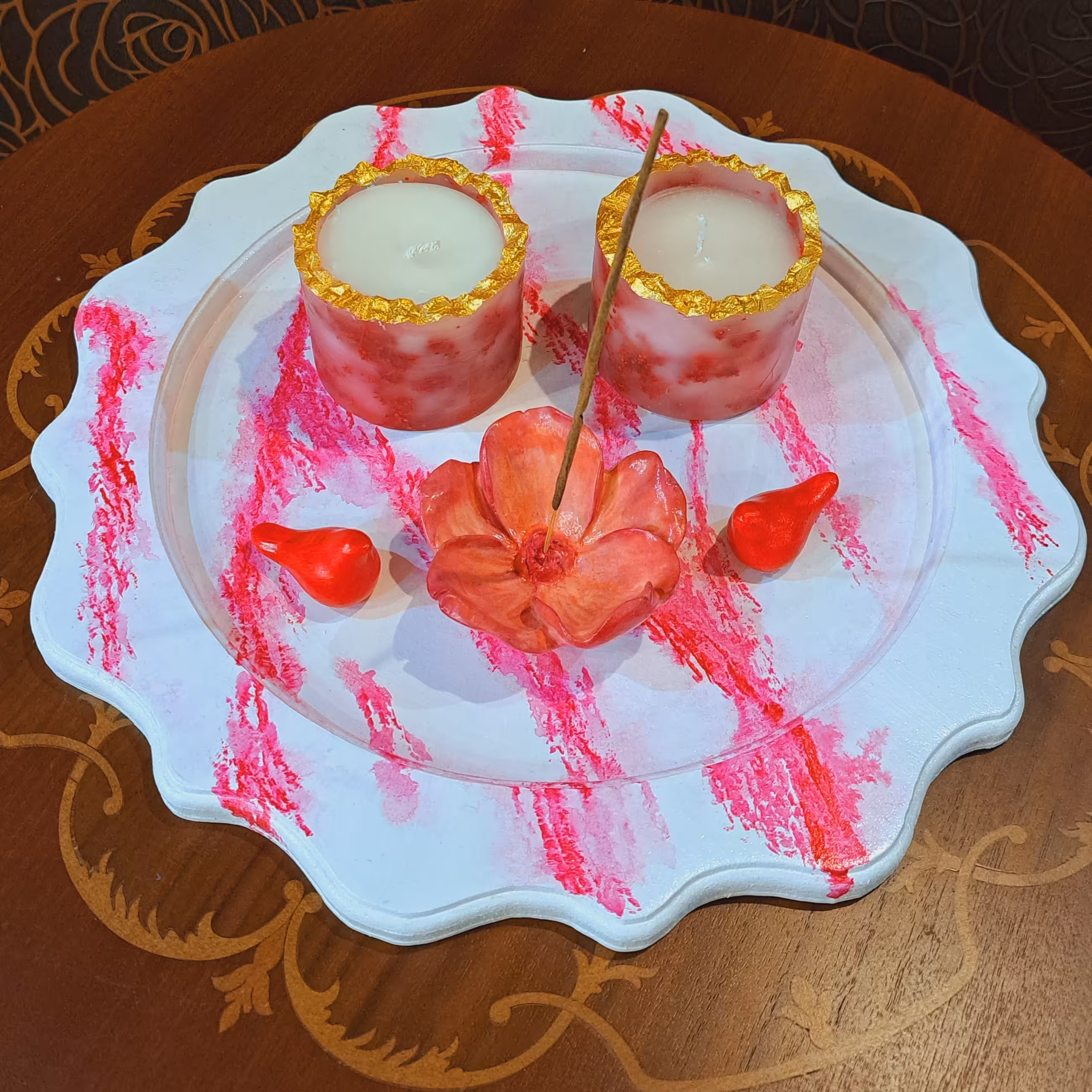 ست دکوری سینی چوبی، شمع فانوسی، مرغ آمین و جاعودی یک دکوری شیک و یک هدیه جذاب