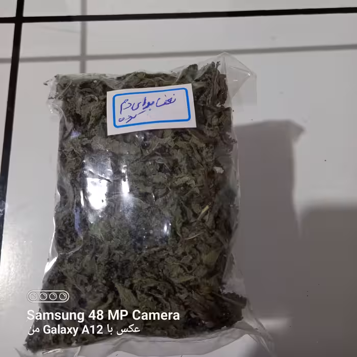 نعنای خشک برای چای وزن سی گرم سی هزار فیمتشه با عطر وطعم بسیار عالی چای نعنا کاملا ارامبخشه 