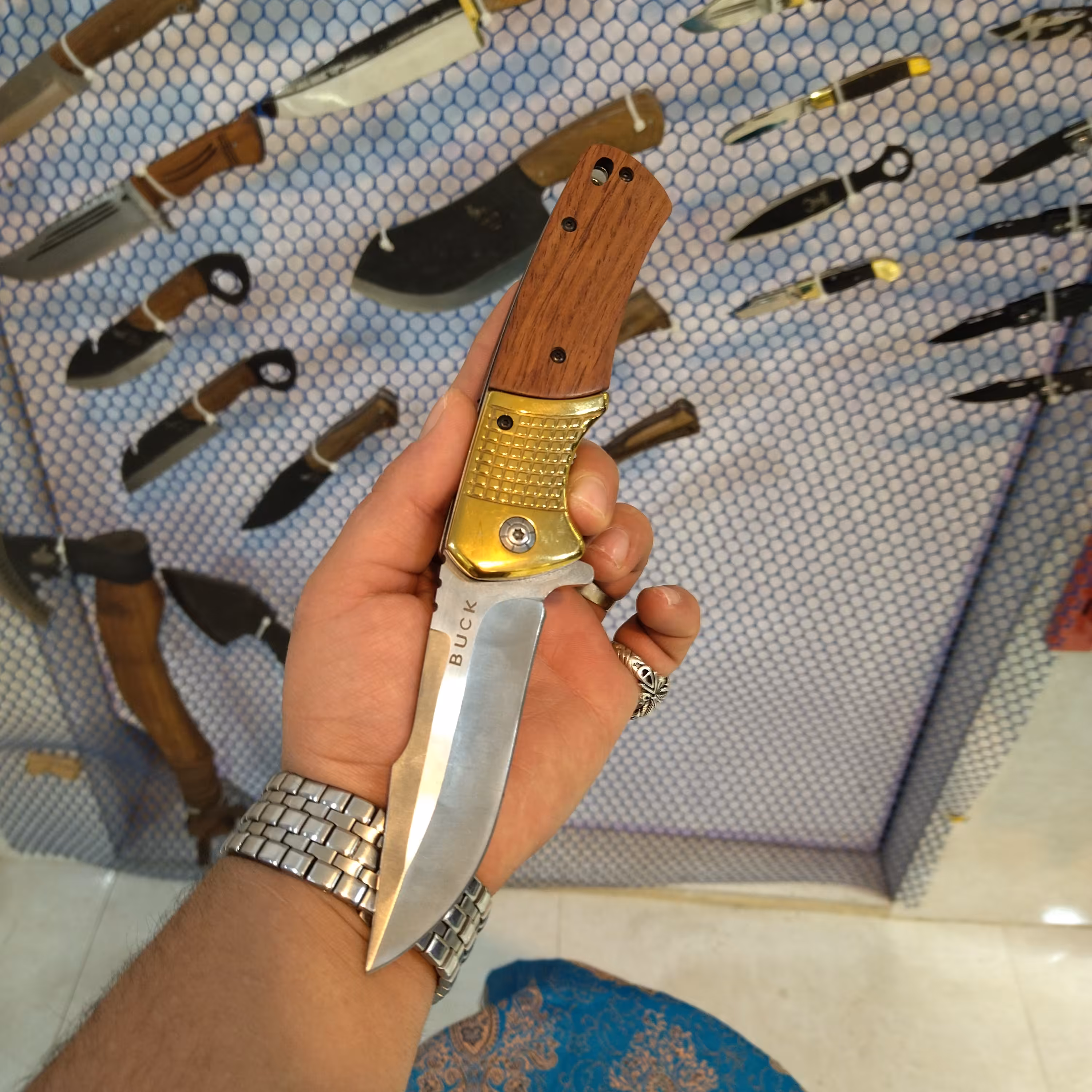 چاقو باک طلایی