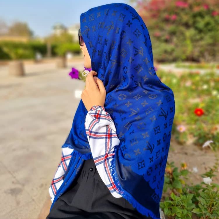 روسری ژاکارد دو ور رنگ قواره 140 در سه رنگ متنوع بسیار زیبا