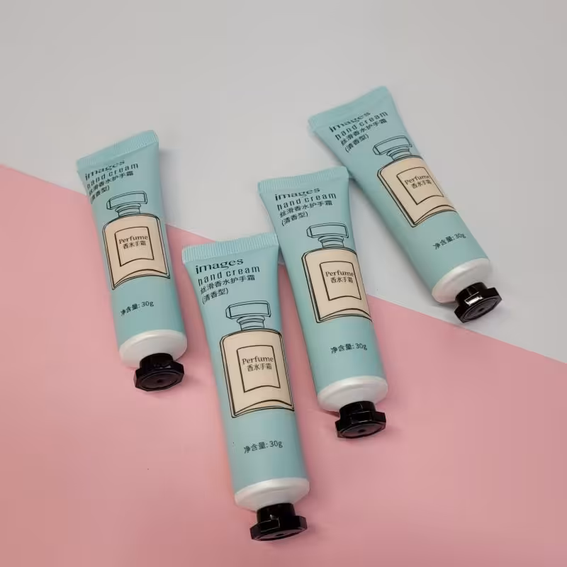 کرم دست مرطوب کننده و آبرسان مدل ادکلن