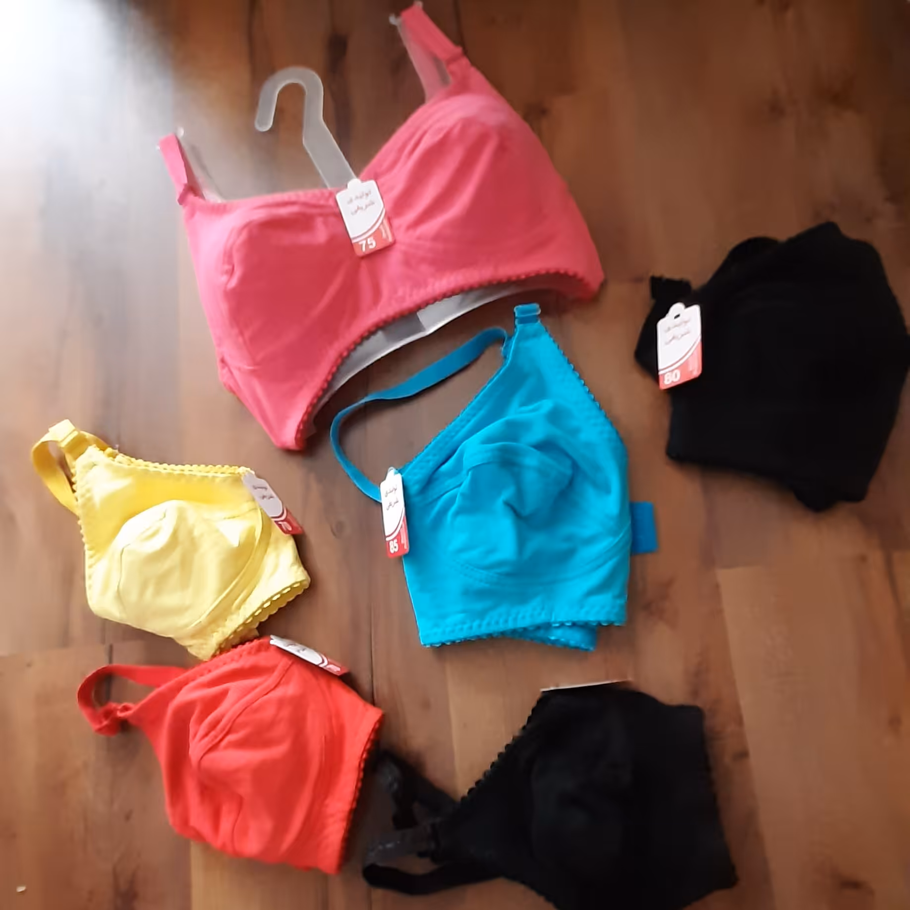 سوتین نخی لاکرا