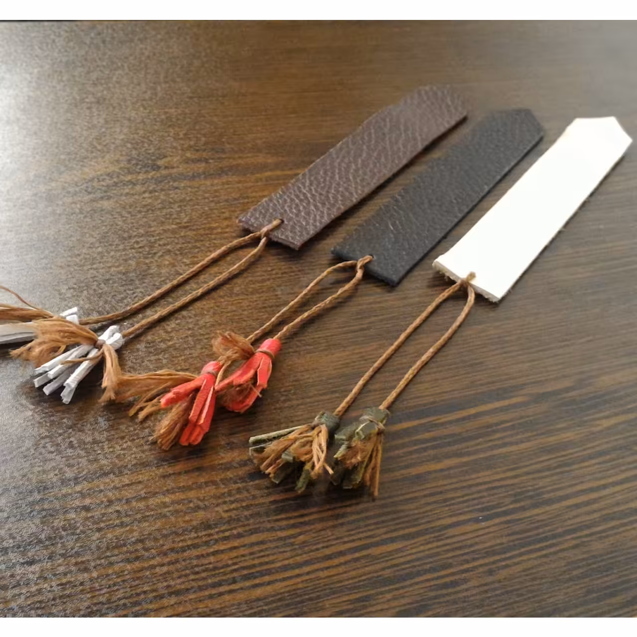 نشانگر کتاب چرم طبیعی