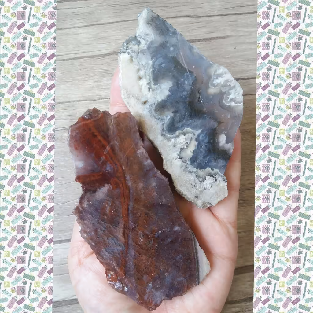 سنگ عقیق اصل با رنگ طبیعی به شکل منظره مناسب دکور و ویترین یا ساخت نگین 