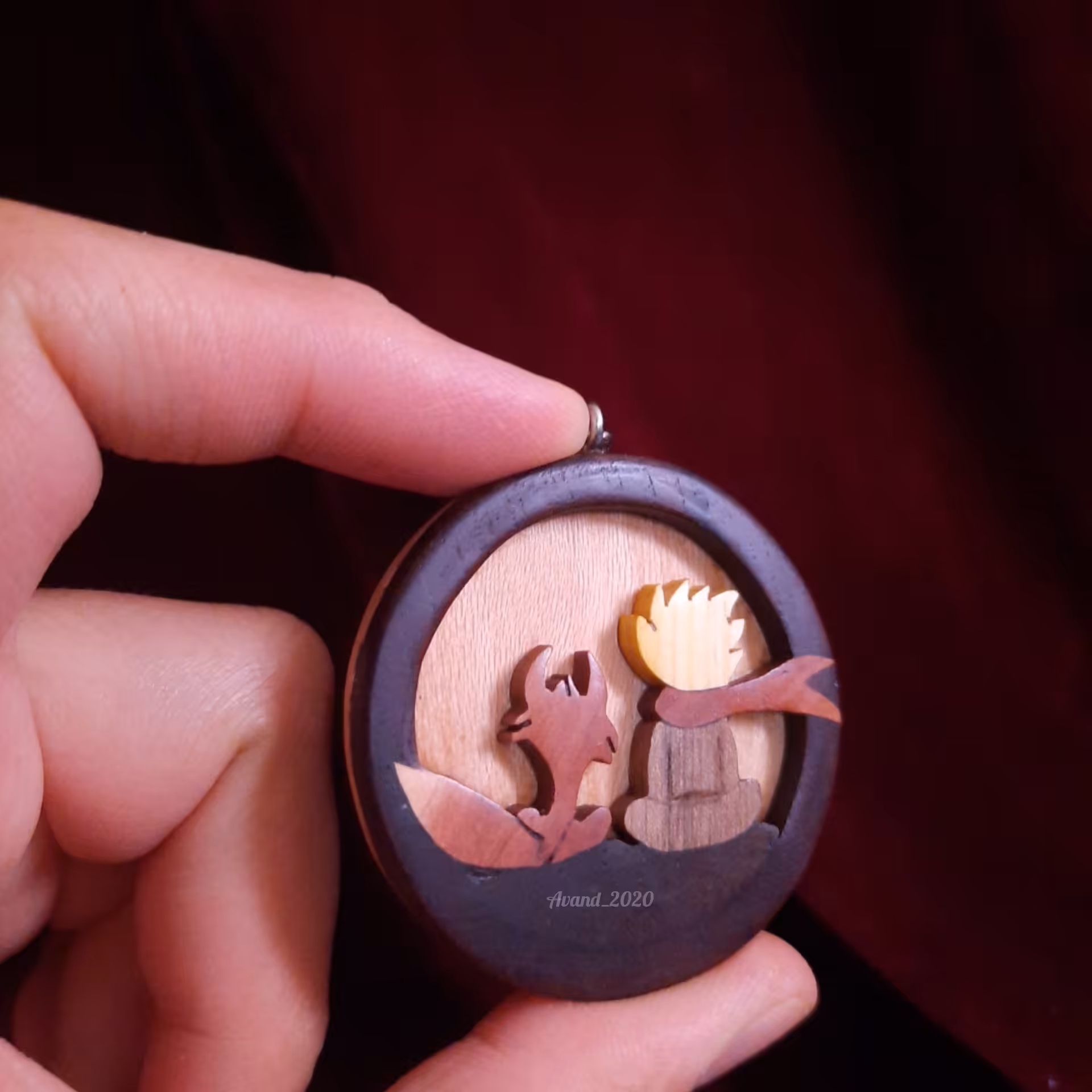 آویز شازده کوچولو معرق کاری شده با  شش نوع چوب