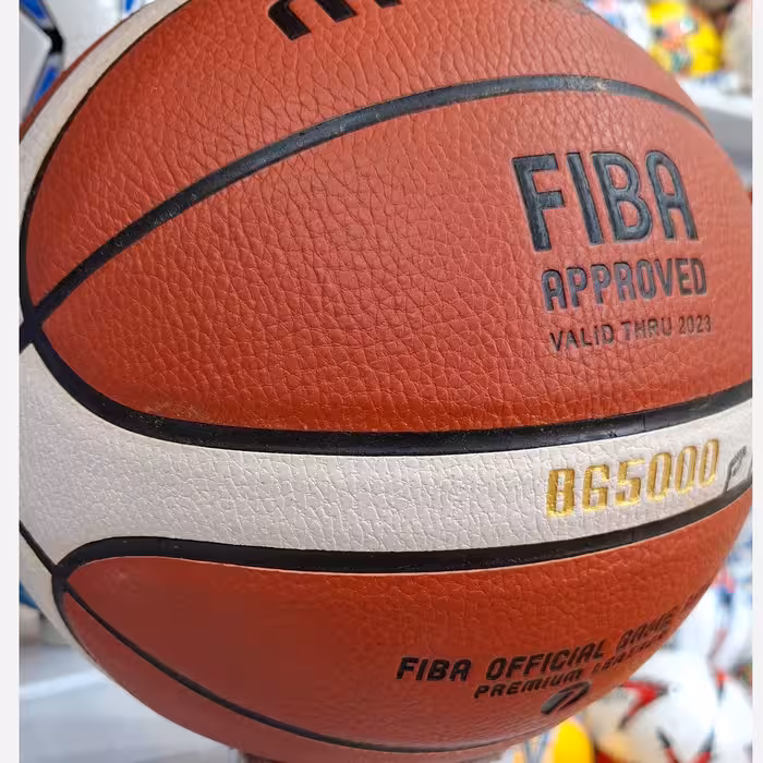 توپ بسکتبال چرمی اصل سایز 7 و6و5همراه با سوزنی وارسال رایگان در ارزانکده توپ کرمان 