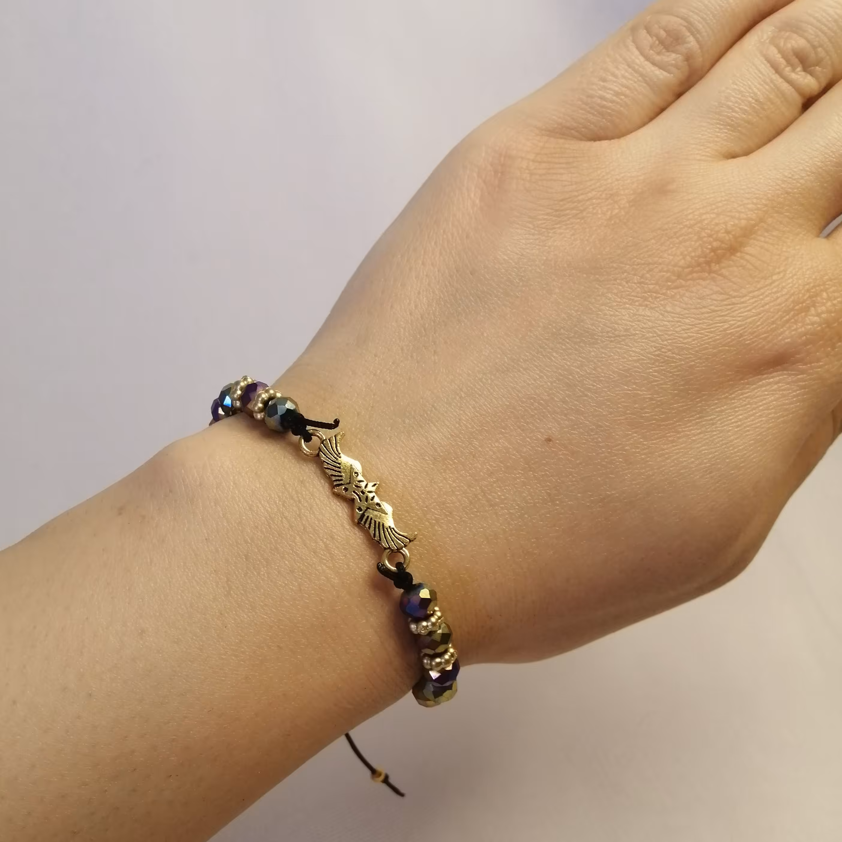 دستبند پلاک دار  مهره ای بنفش طرح 4