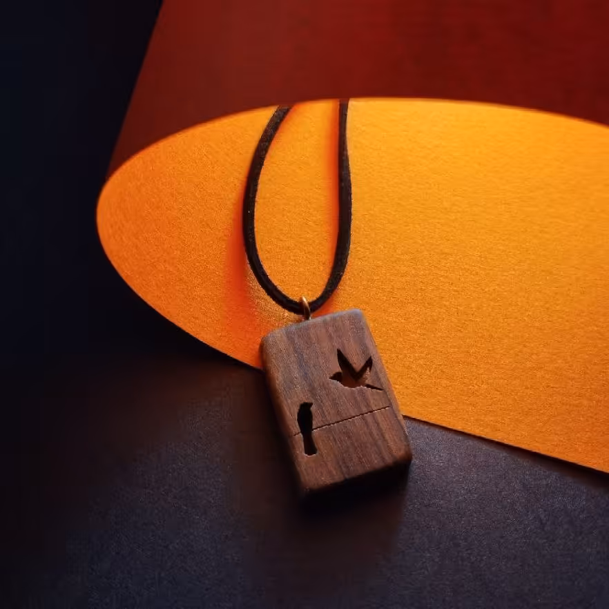 گردنبند چوبی پرنده