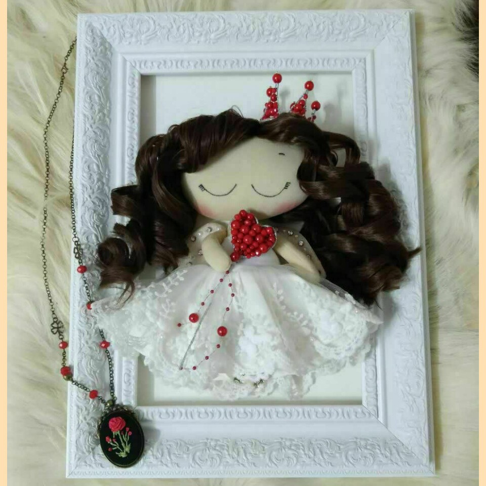 عروسک روسی مدل فرشته در قاب
