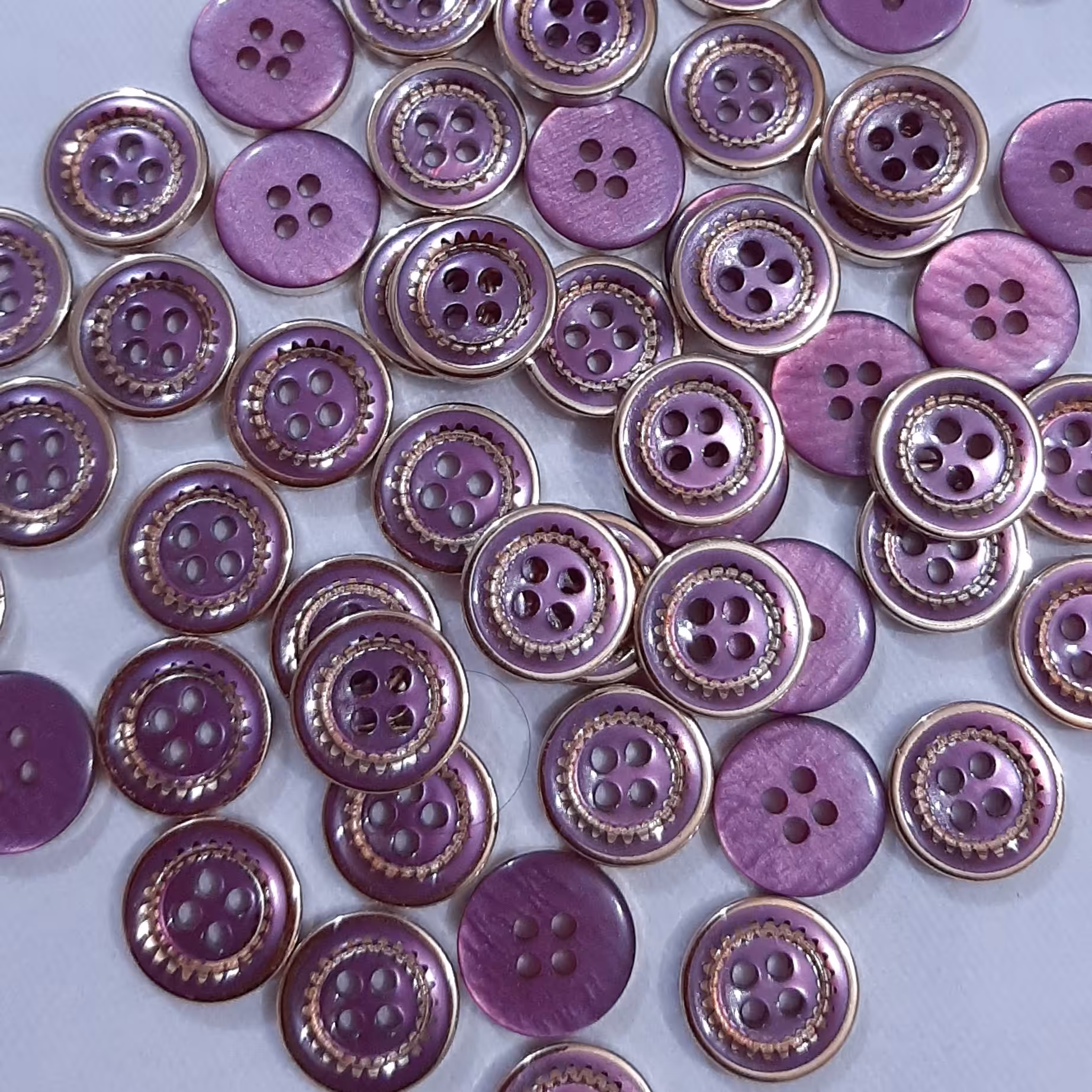 دکمه پیراهنی مردانه و پسرانه  دور فلزی درجه یک 