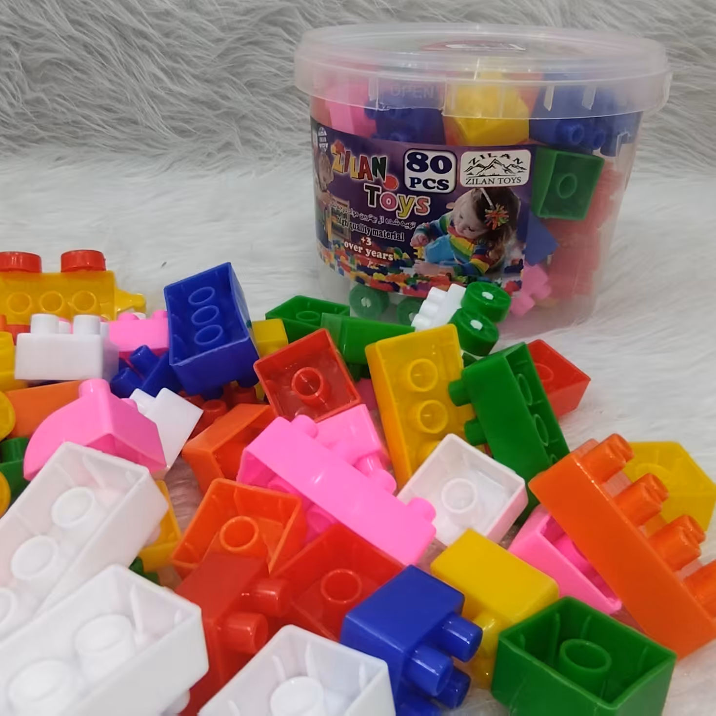 لگو آجری 80 قطعه همراه با قطعات چرخدار بسته بندی سطلی