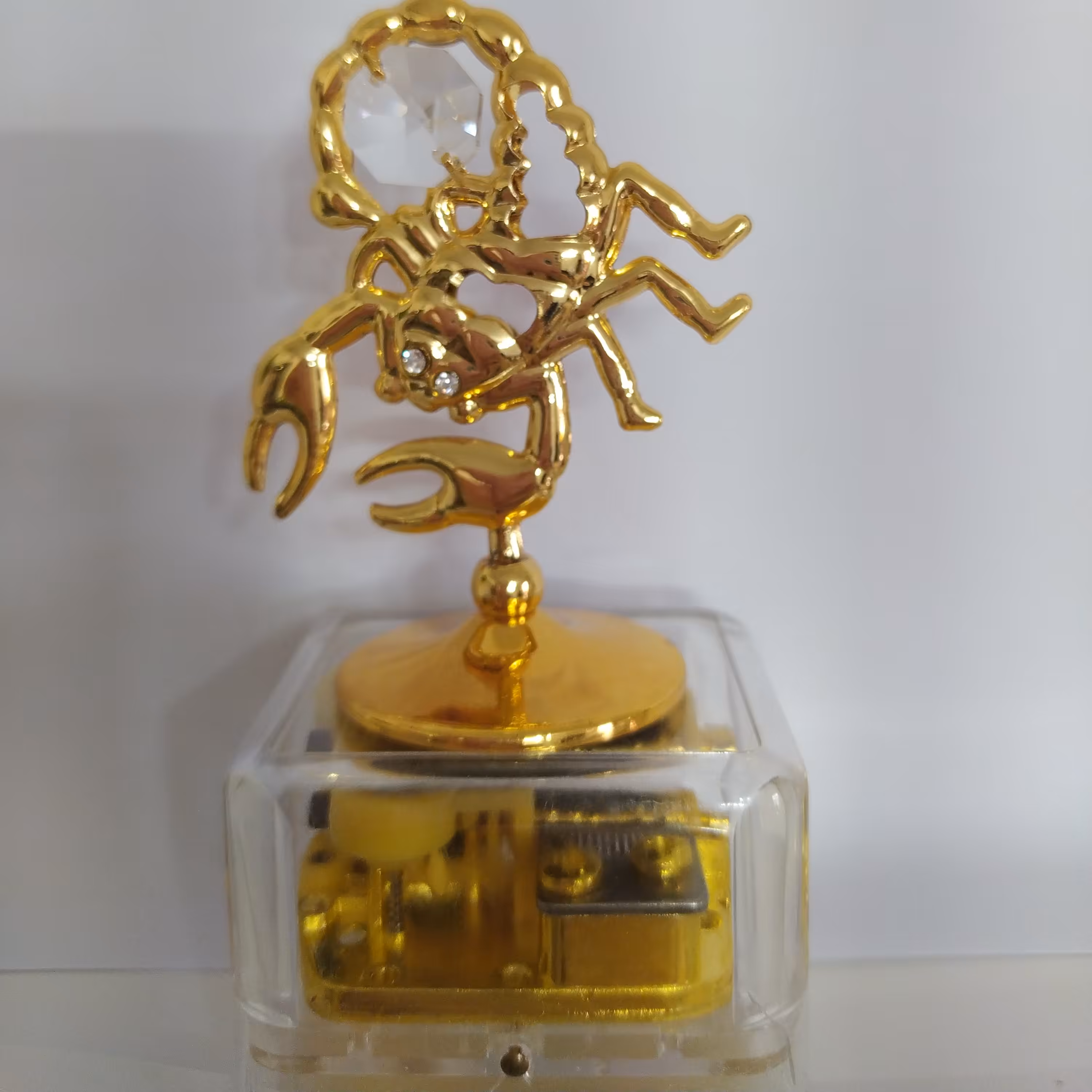 تندیس ماه تولد موزیکال