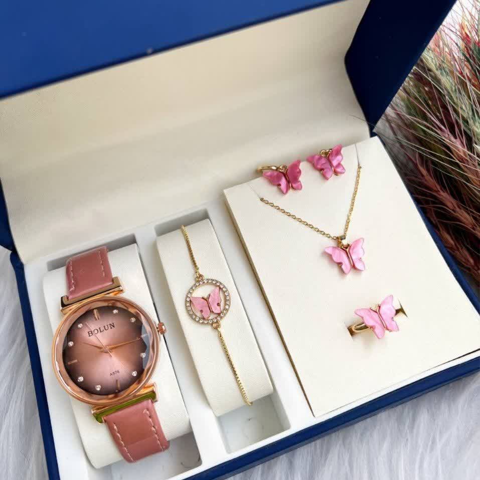 ساعت بند چرم در چهار رنگ انگشتر فری سایز 