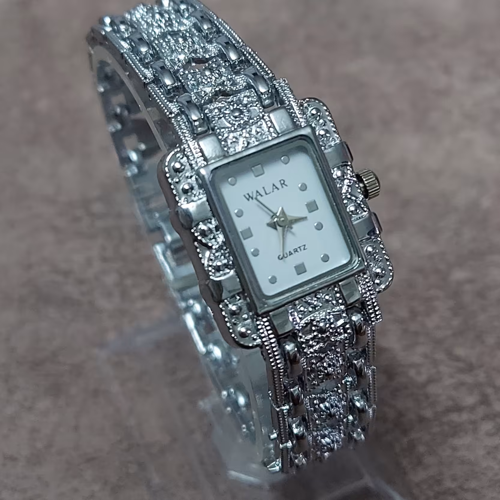 ساعت زنانه والار walar صفحه سفید