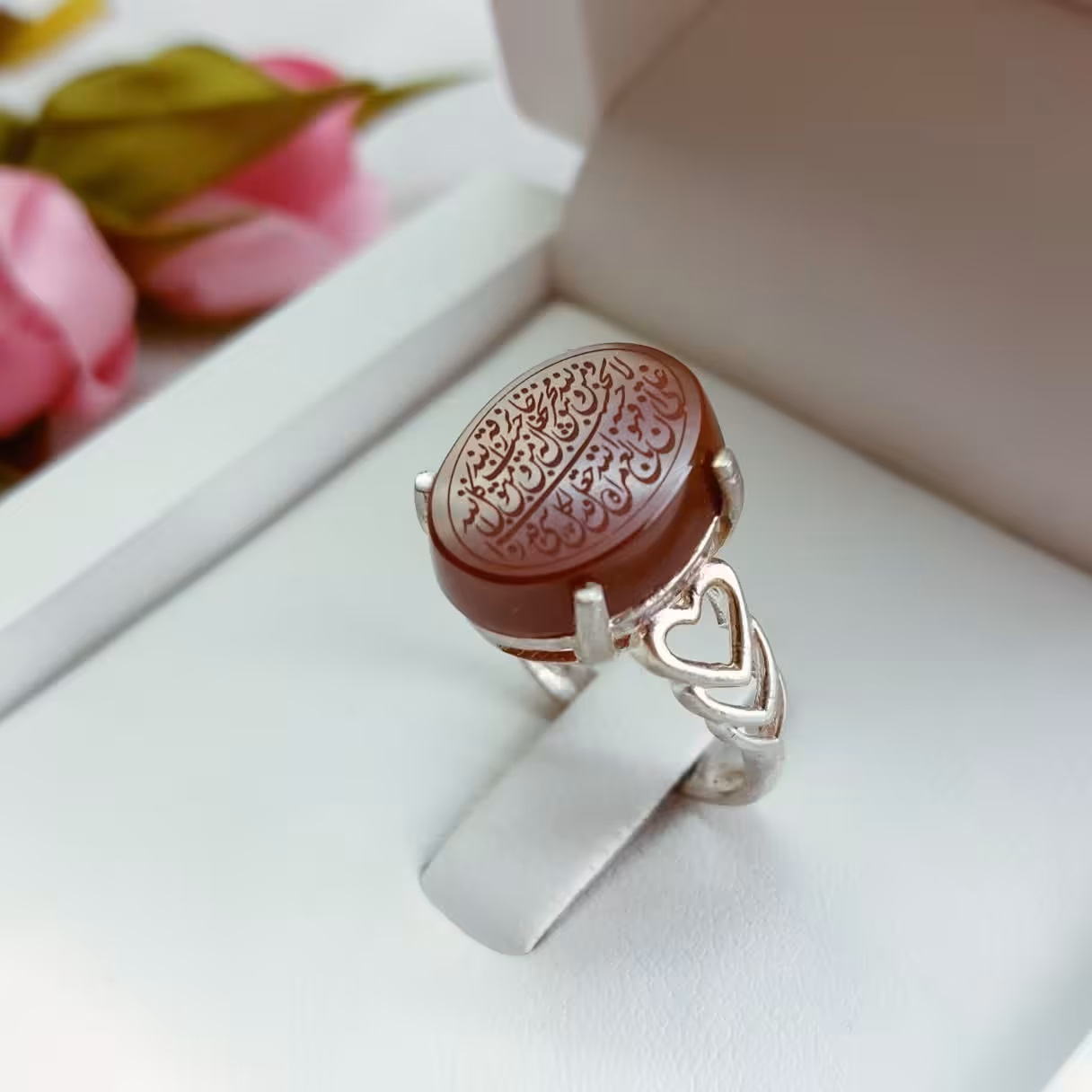 انگشتر نقره زنانه عقیق سرخ تیره رکاب قلبی آیه رزق و و روزی و من یتق الله ... 