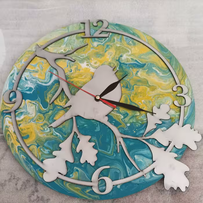 ساعت  دیواری رزین طرح آبستره سی سانتی با طرح تزئینی مولتی استایل