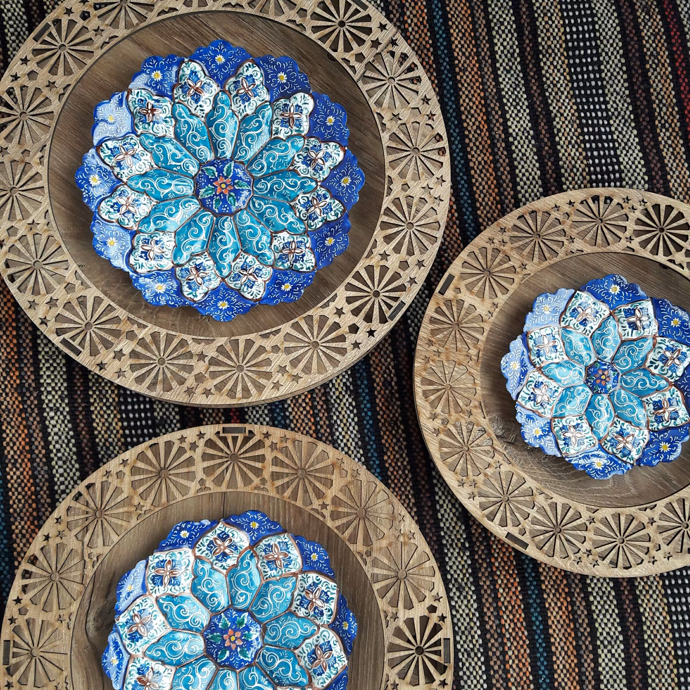 قاب روشن سه تایی همراه بشقاب مینا کاری