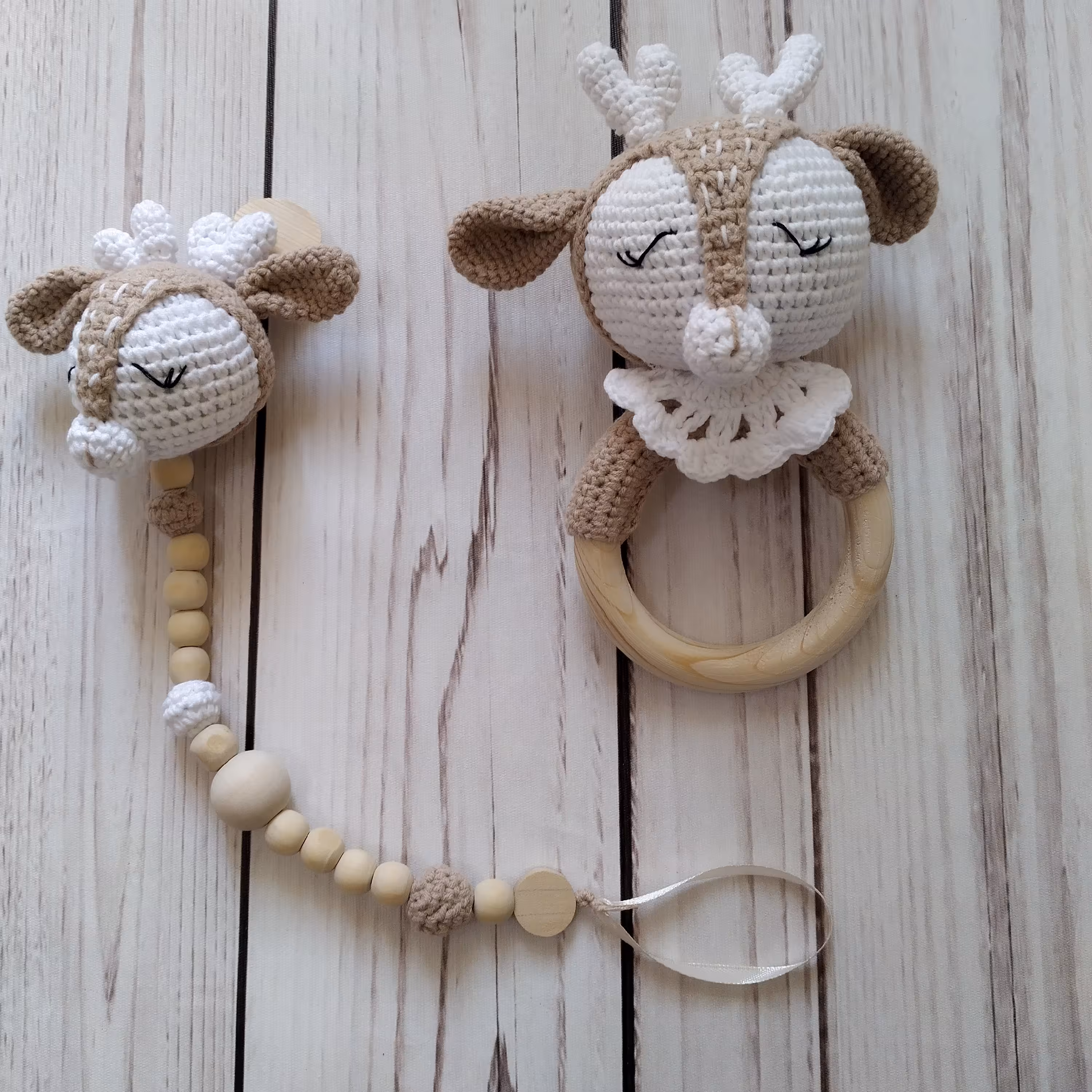 جغجغه و بند پستونک گوزن