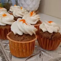 کاپ کیک هویج با کرم پنیری6 عدد(ارسال بصورت پس کرایه و در مقصد)