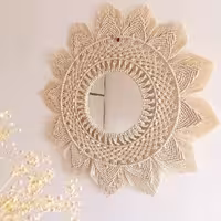 آینه مکرومه ای و یا ماندلای مکرومه ای بسیار خوش بافت و زیبا و منحصر بفرد به ابعاد آینه 20 و قطر کلی به همراه بافت 70