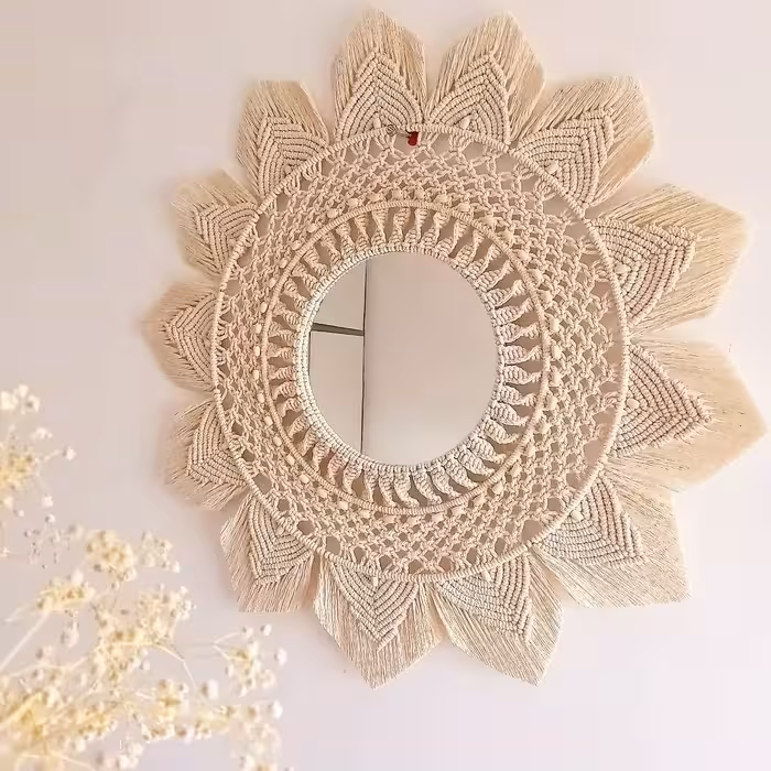 آینه مکرومه ای و یا ماندلای مکرومه ای بسیار خوش بافت و زیبا و منحصر بفرد به ابعاد آینه 20 و قطر کلی به همراه بافت 70